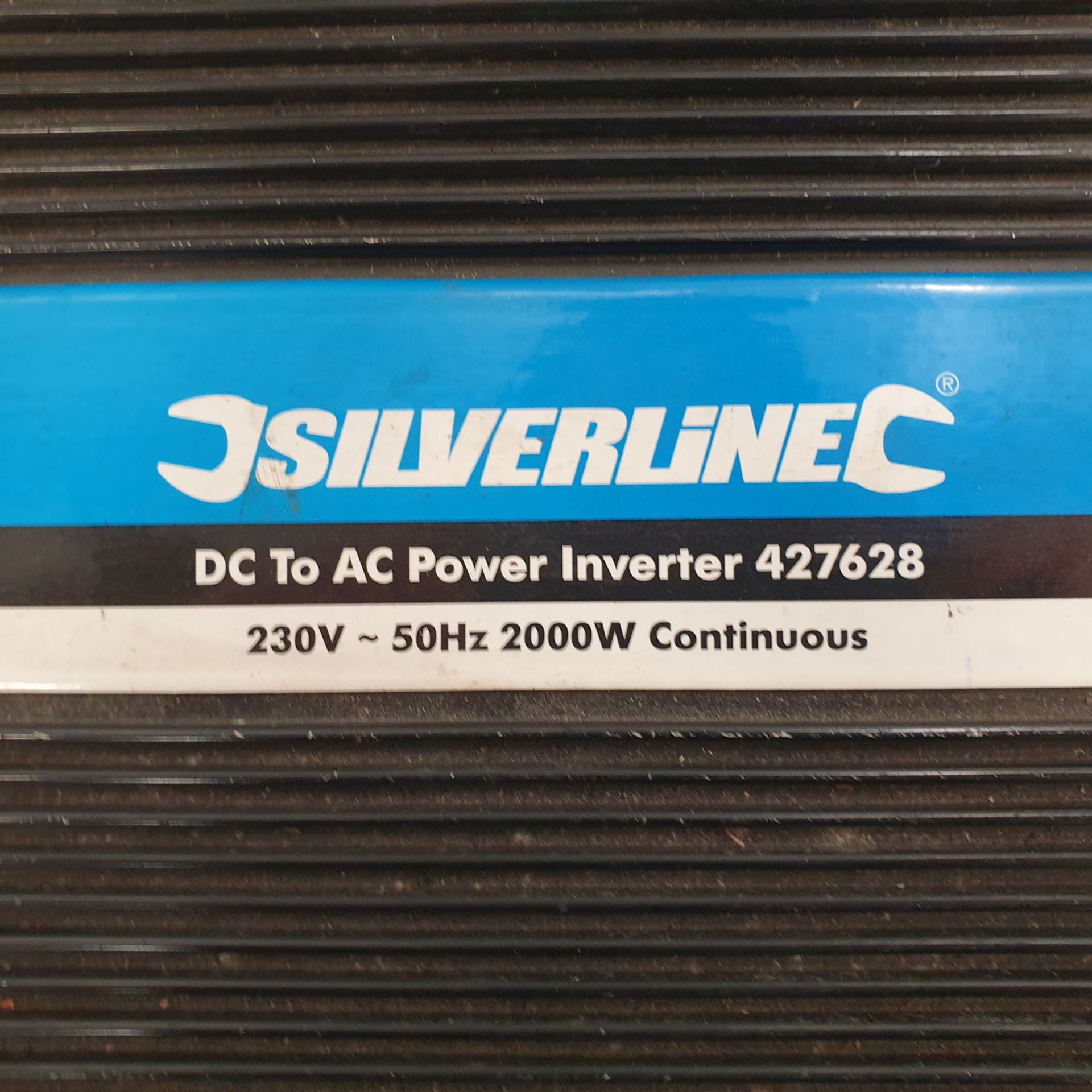 SILVERLINE DC to AC Power Inverter. Model 427628. 230V / 50Hz / 2000W Continuous. - Image 2 of 5