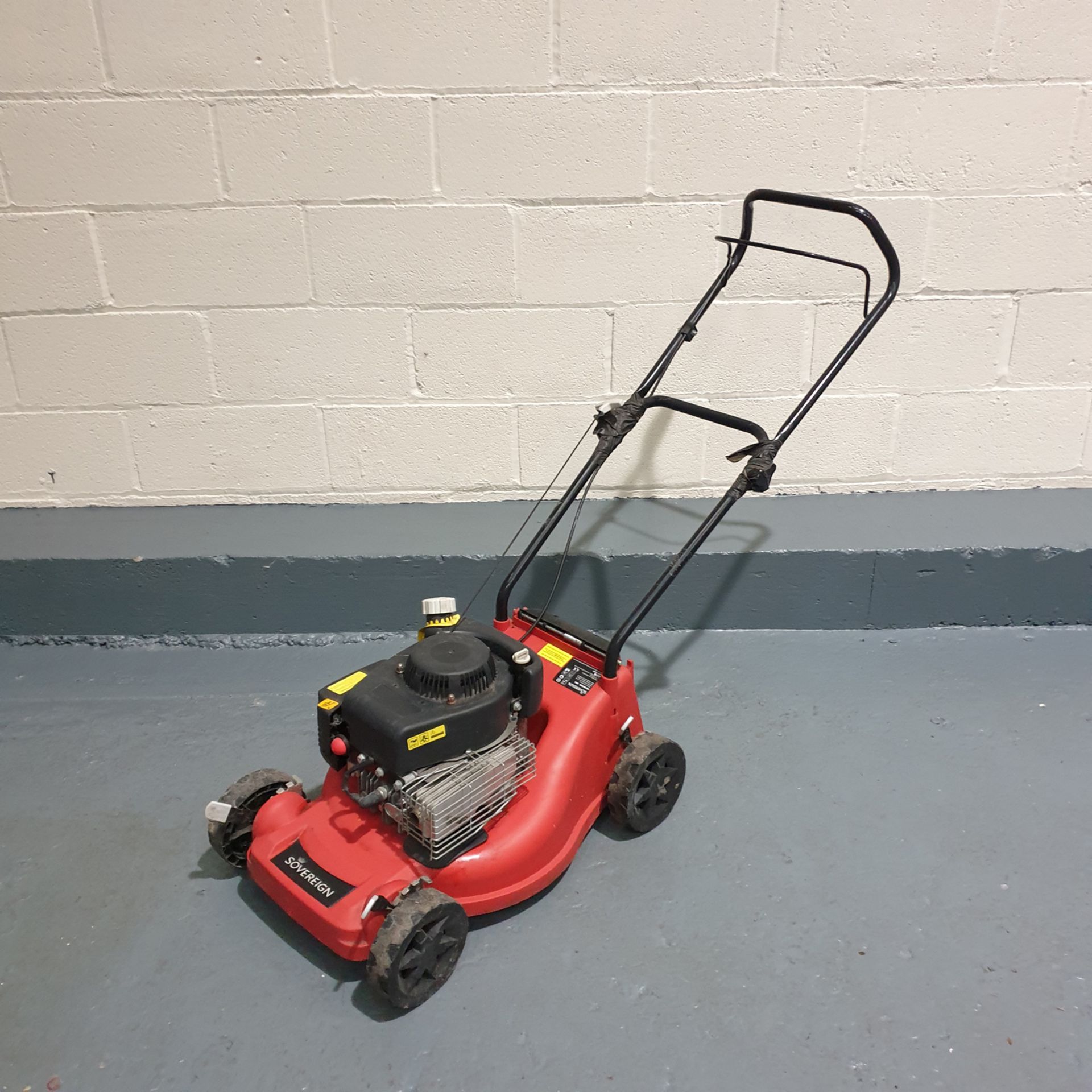 SOVEREIGN Model XSS40A Petrol Lawn Mower. 149.3cc Hand Push.