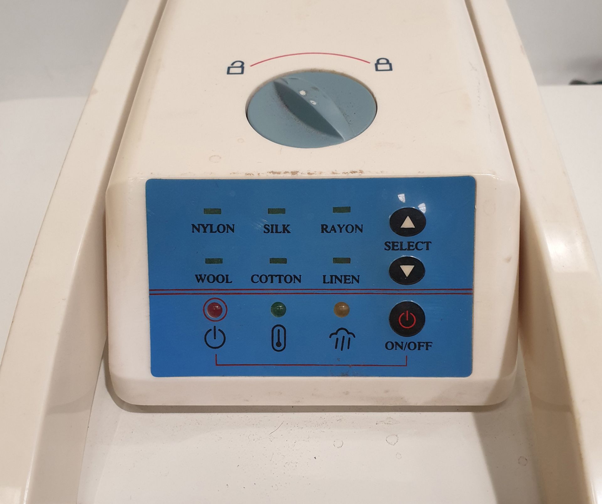 Challenge Model PSP-2001 Electronic Steam Press Iron. 230VAC. 50Hz. 1400W. - Image 2 of 5