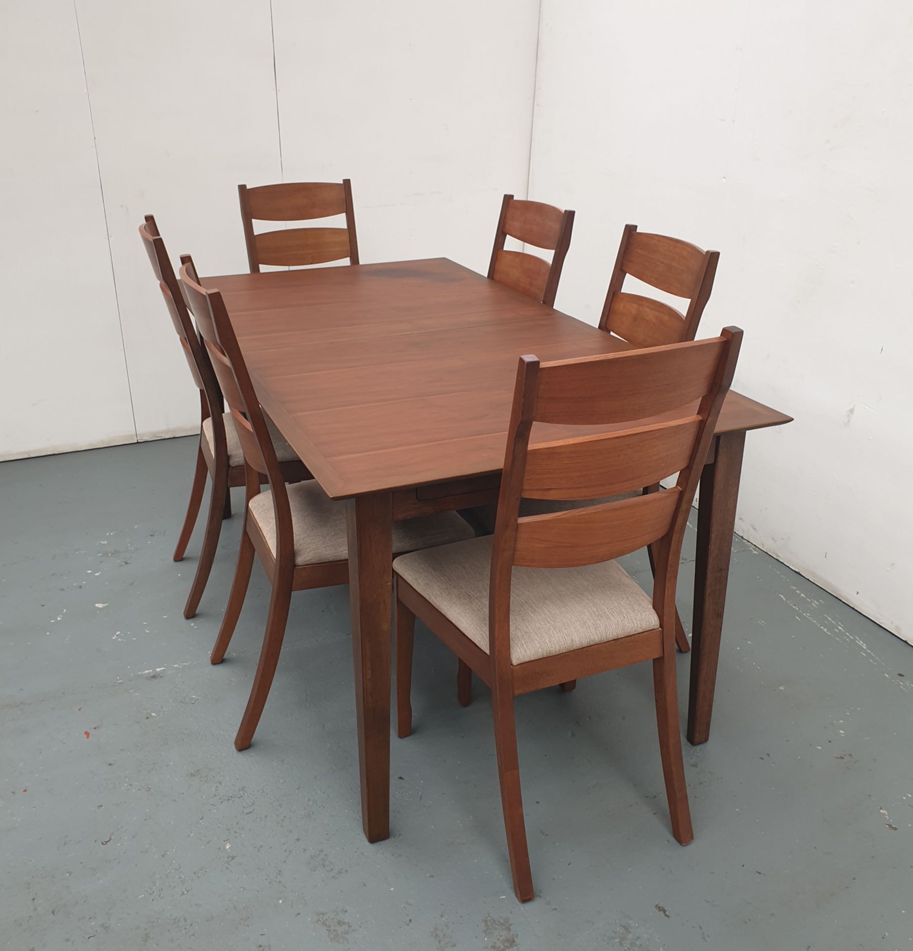 Solid Wood Dining Table & Chairs. Approx Dimensions 1700mm x 900mm x 780mm High. - Bild 2 aus 11
