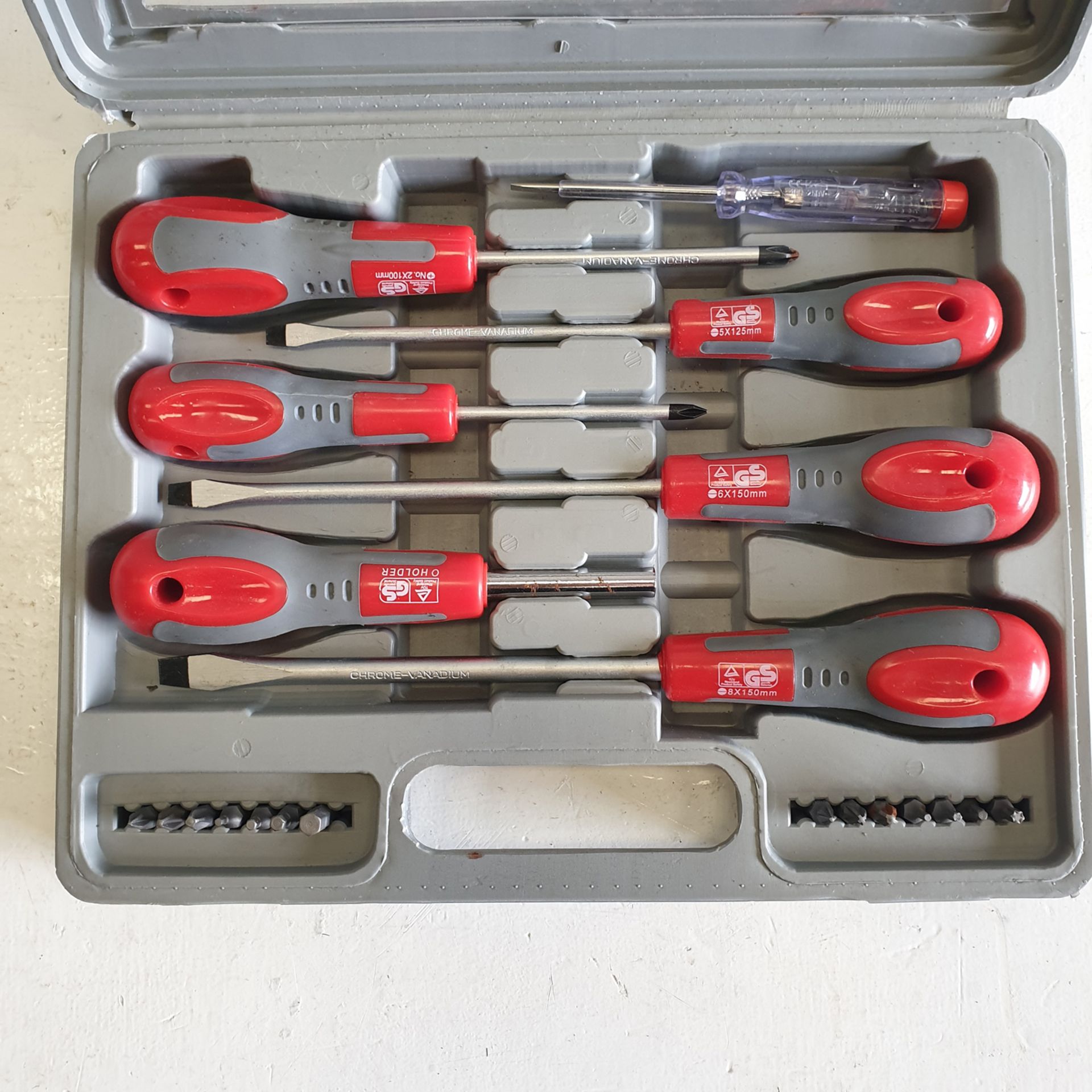 Boxed Selection of Screwdrivers & Bits. - Image 2 of 2