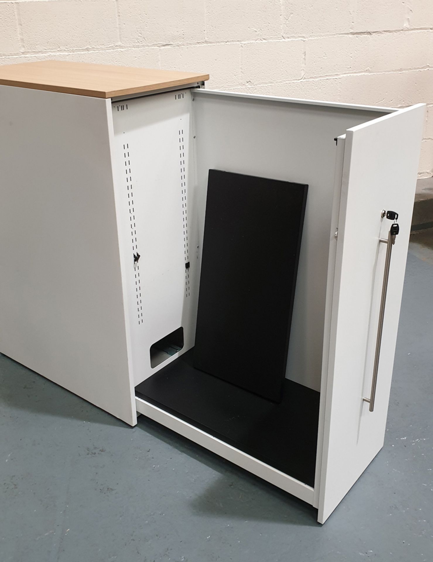 Sliding, Locking Filling/Storage Cabinet. Approx Dimensions 450mm x 800mm x 1140mm High. - Image 2 of 3