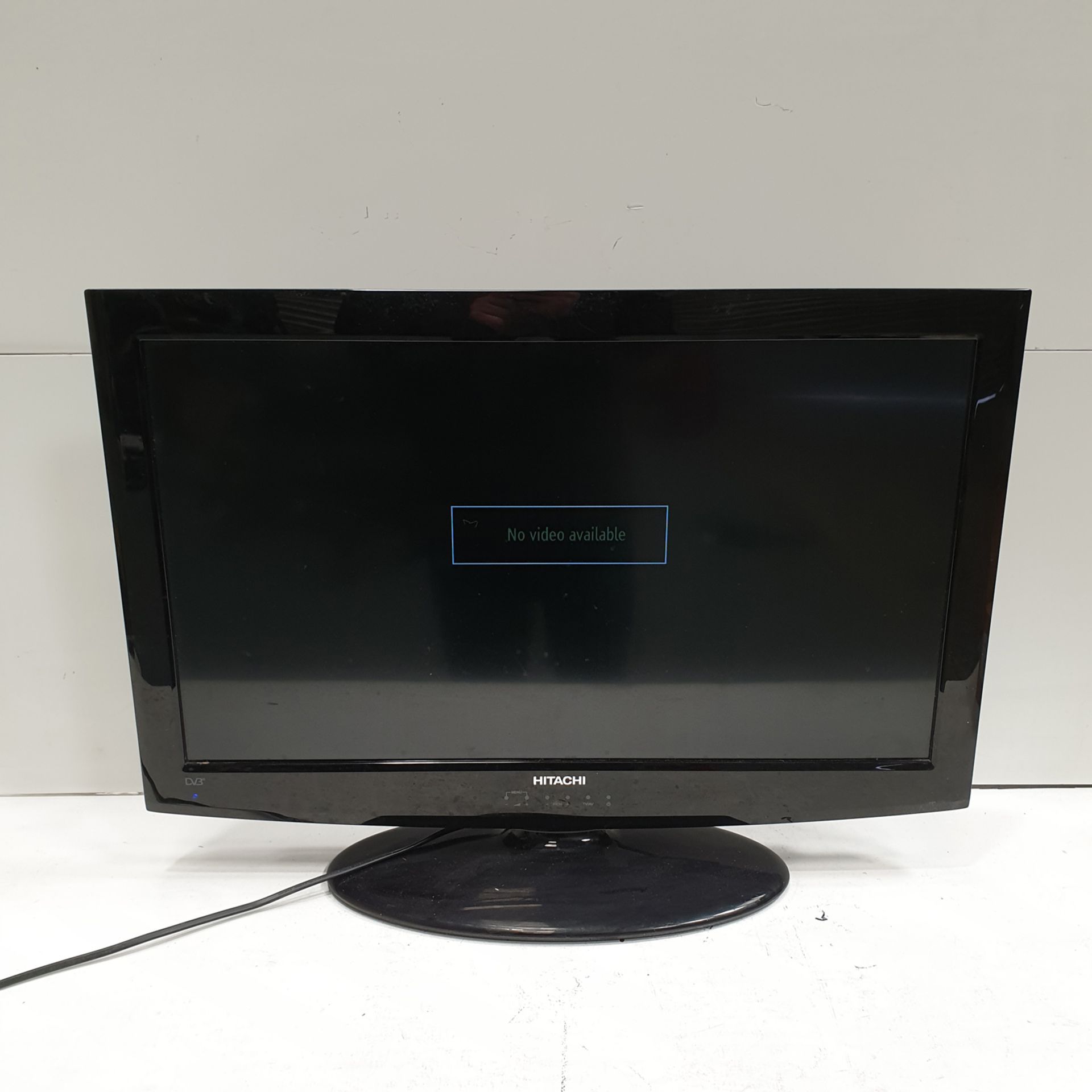 HITACHI 26" Television. Model L26VG07U J.