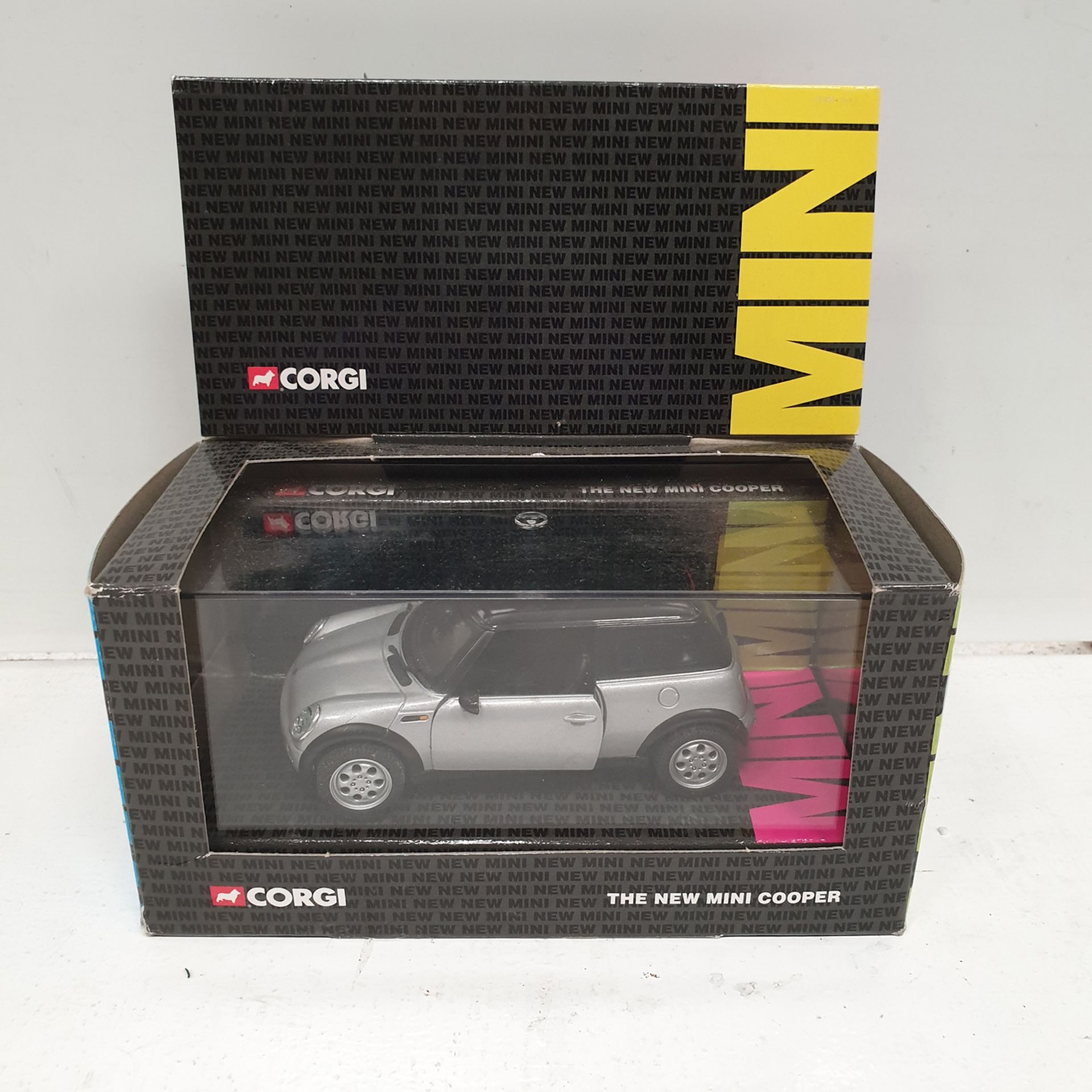 Corgi Model CC 86502 The New Mini Cooper Car Model in Silver. Scale 1:36.