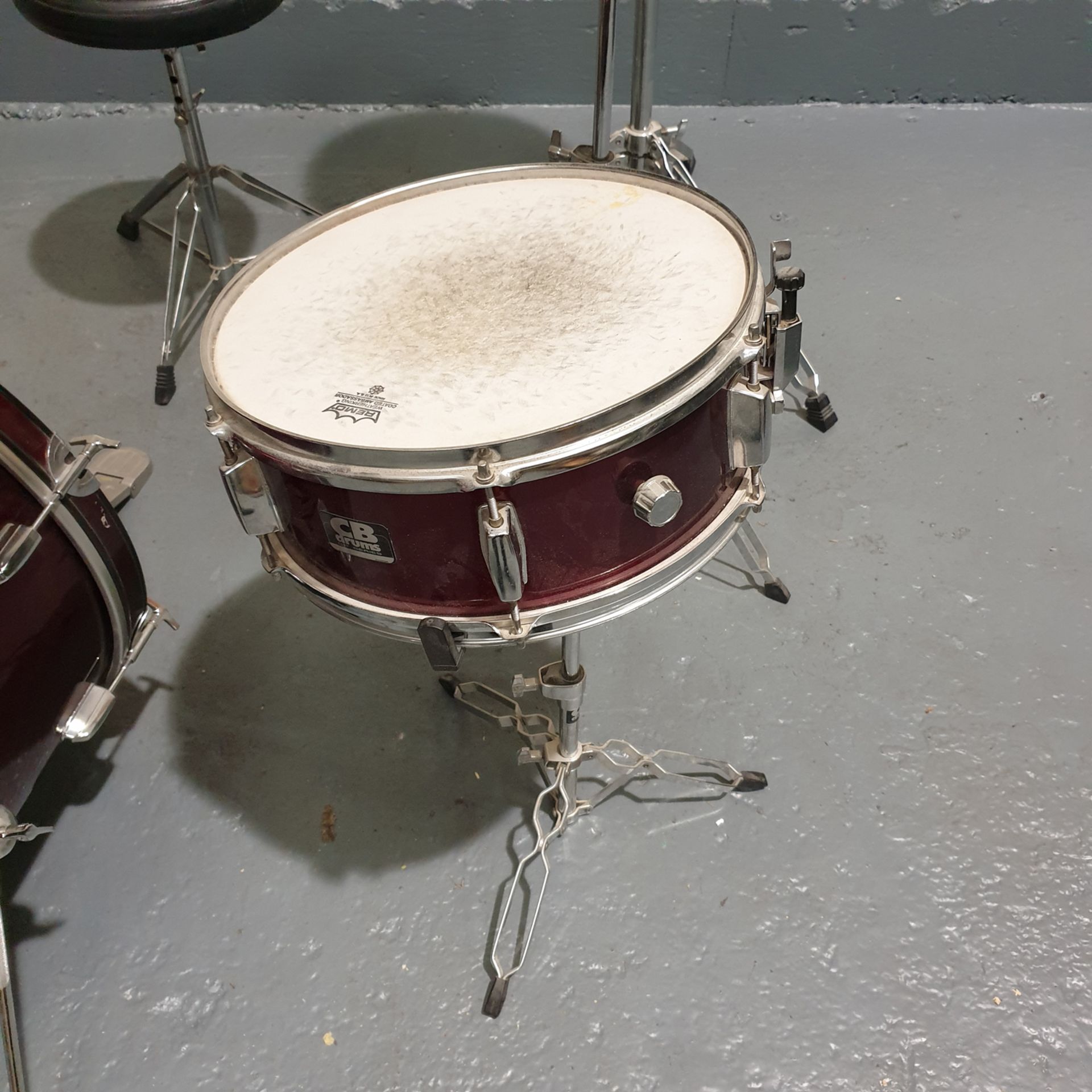 CB DRUMS Drum Set. 5 Drums and 2 Symbols. 1 Damaged Drum. - Image 3 of 10