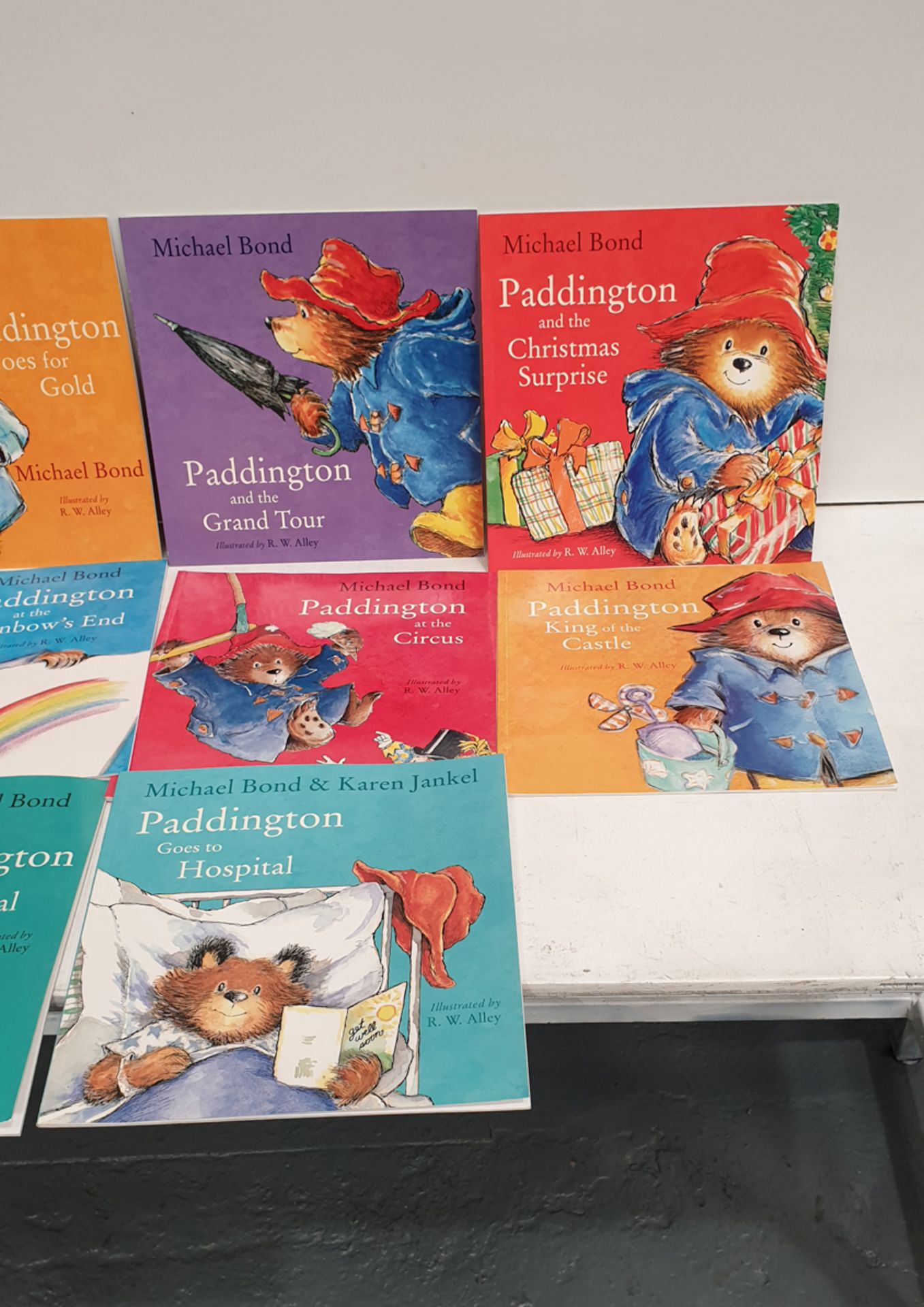 Large Selection of Paddington Bear Paper Back Childrens Books. 10 Books in Total. - Image 3 of 3