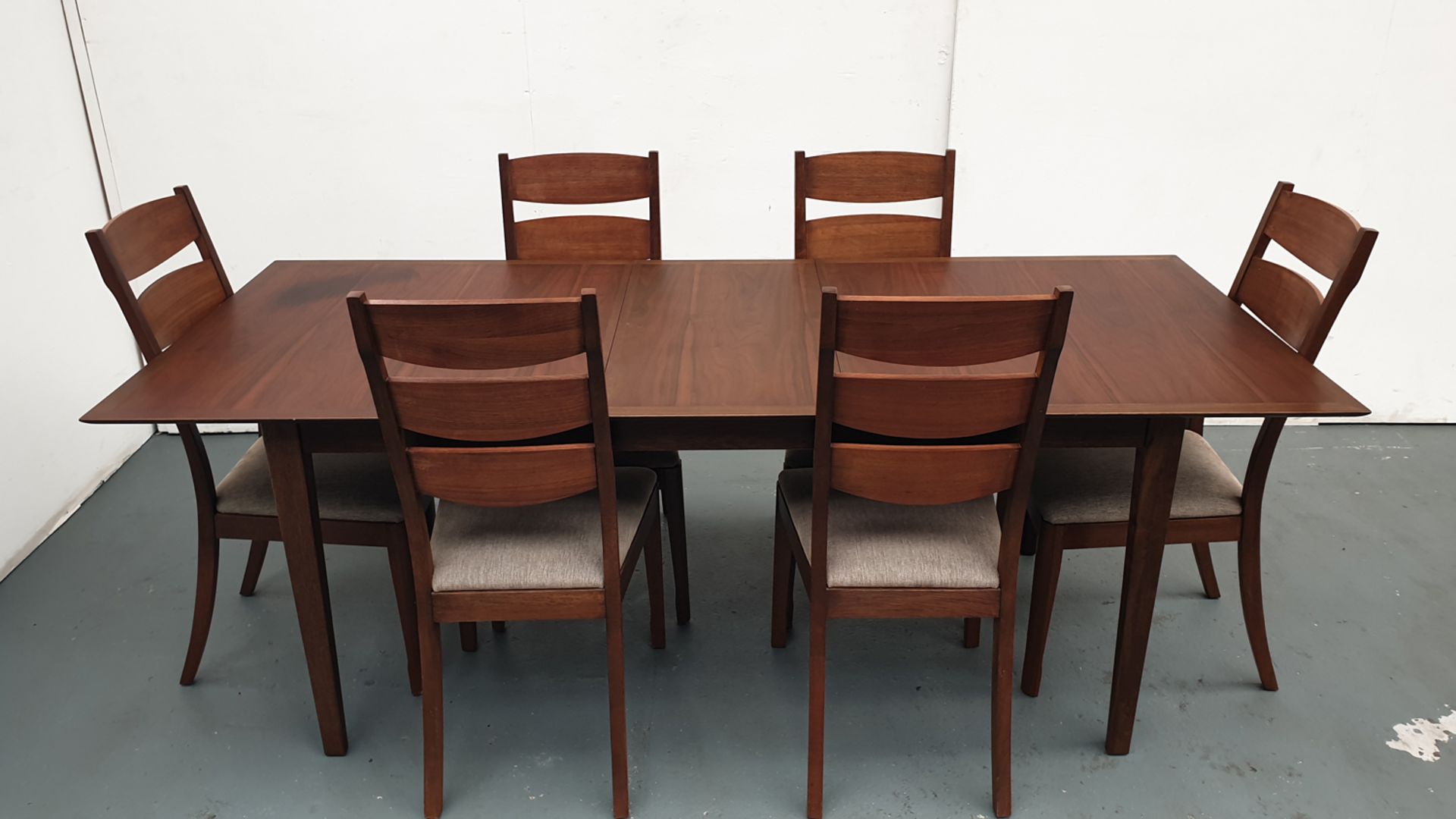 Solid Wood Dining Table & Chairs. Approx Dimensions 1700mm x 900mm x 780mm High. - Bild 8 aus 11