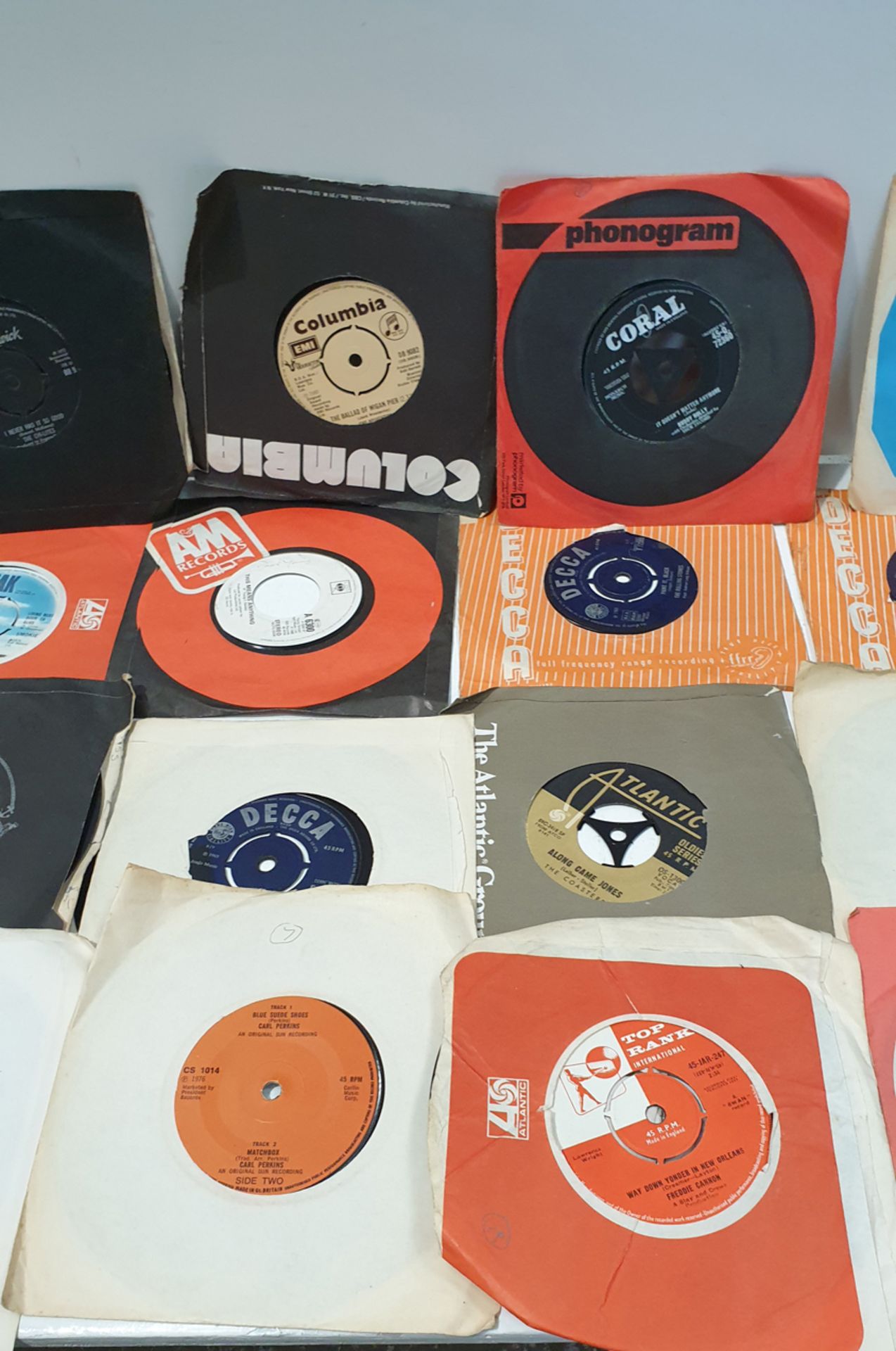 Selection of Various Vinyl Records. 45rpm Singles as Lotted. - Image 4 of 5