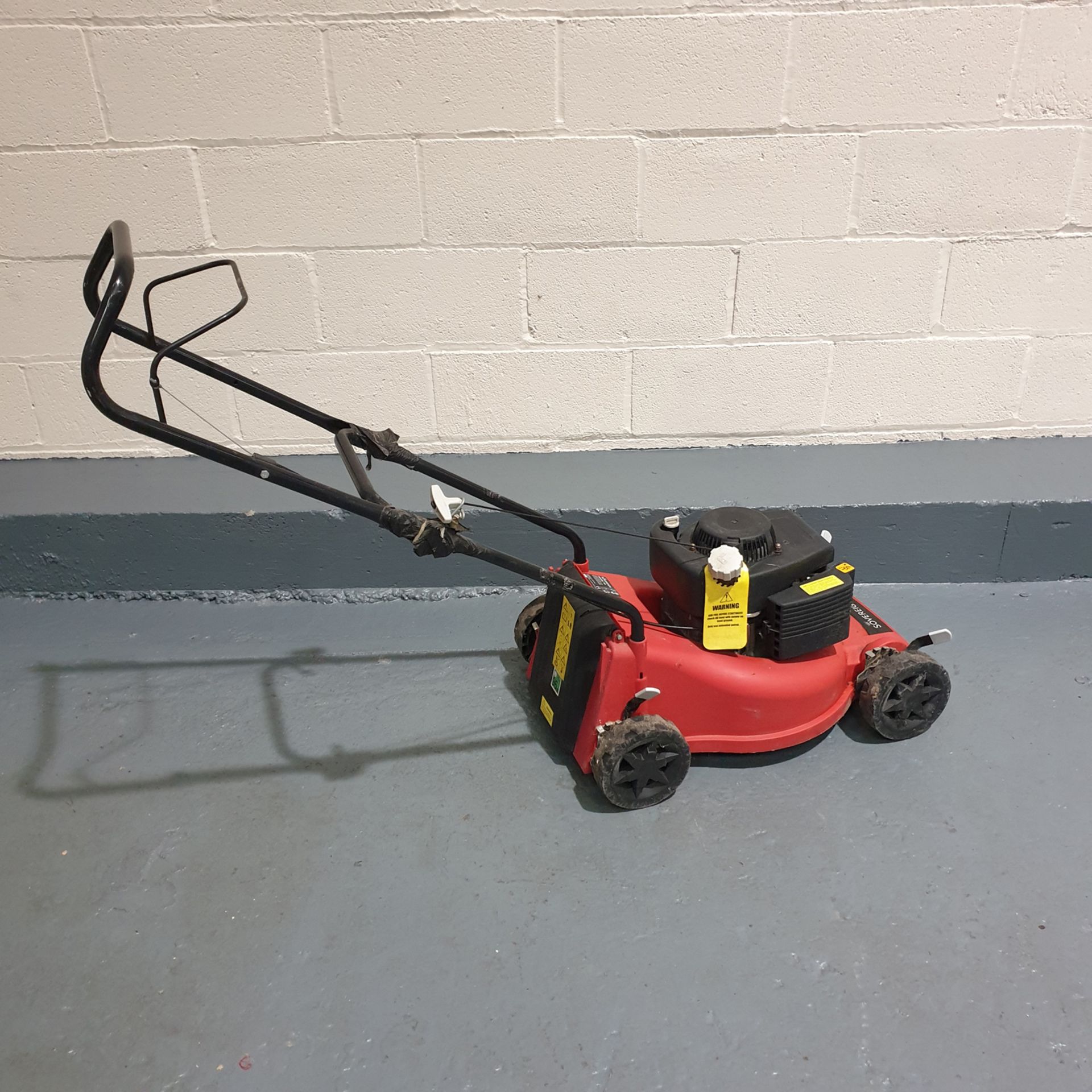 SOVEREIGN Model XSS40A Petrol Lawn Mower. 149.3cc Hand Push. - Image 4 of 6