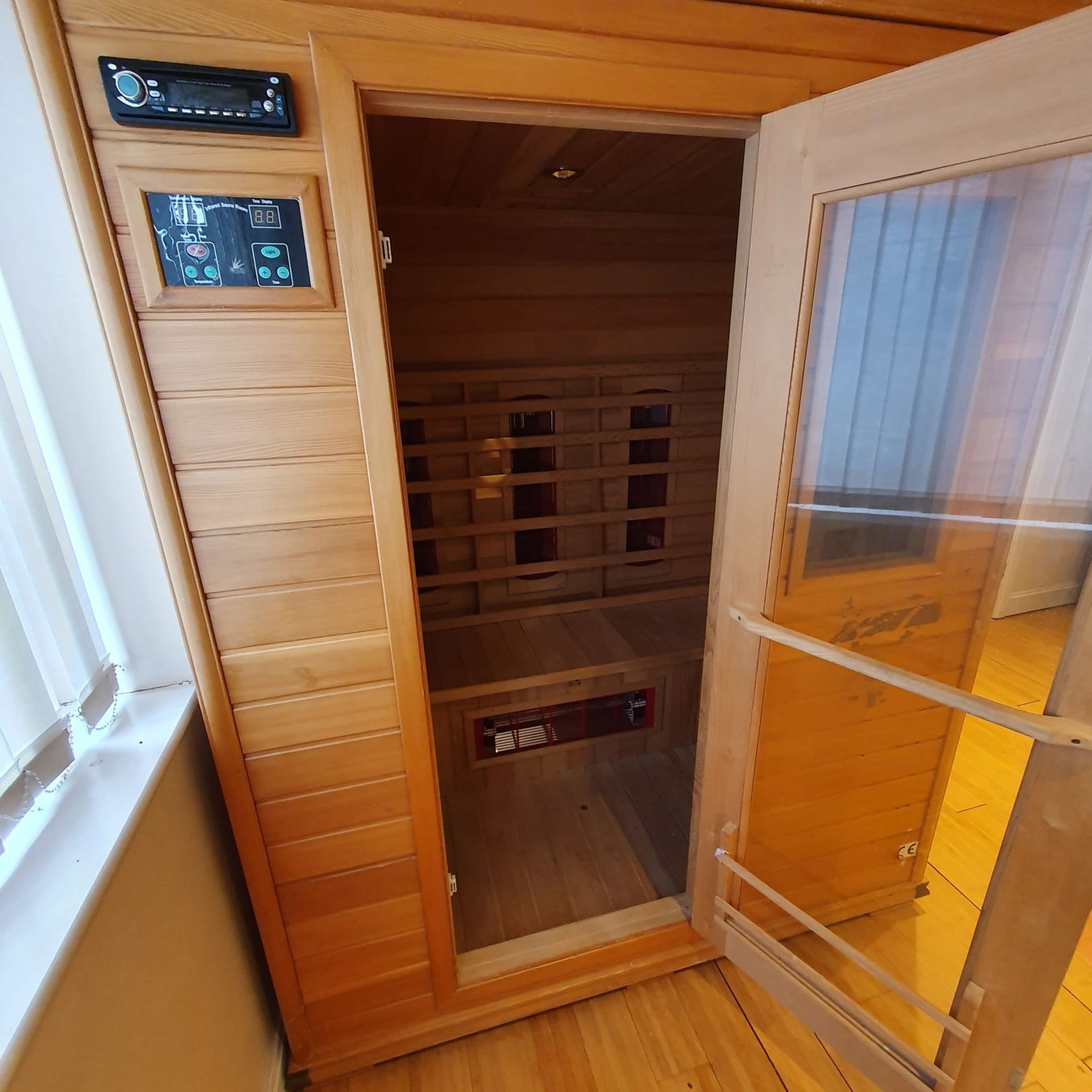 Infrared Sauna Room with Music System. Approx 1550mm Width, 1100mm Deep, 1900mm High. - Bild 3 aus 10