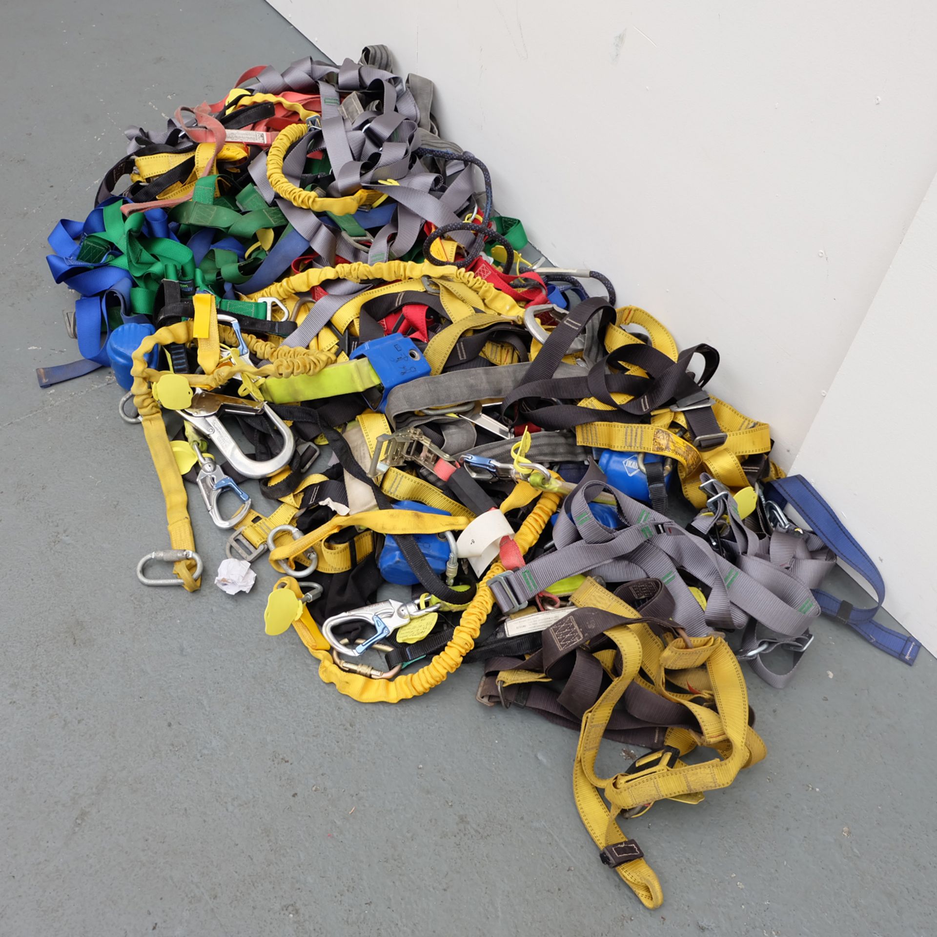 Large Selection of Safety Harnesses as Lotted. - Image 2 of 6