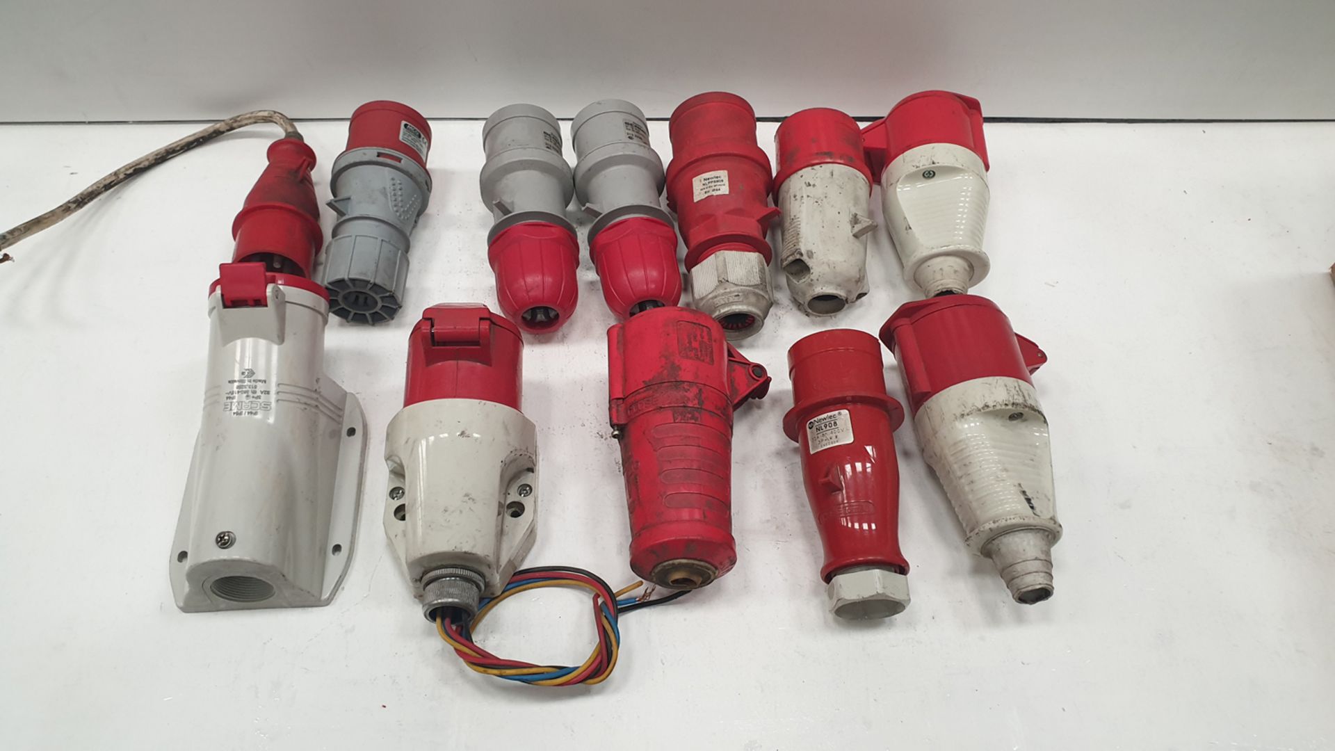 Selection of 3 Phase Plugs as Lotted. - Image 2 of 5