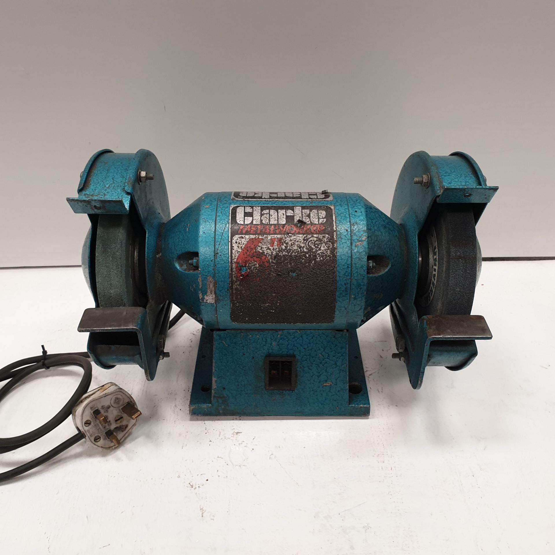 Clarke 6" Double Ended Bench Top Grinder. 3000rpm.