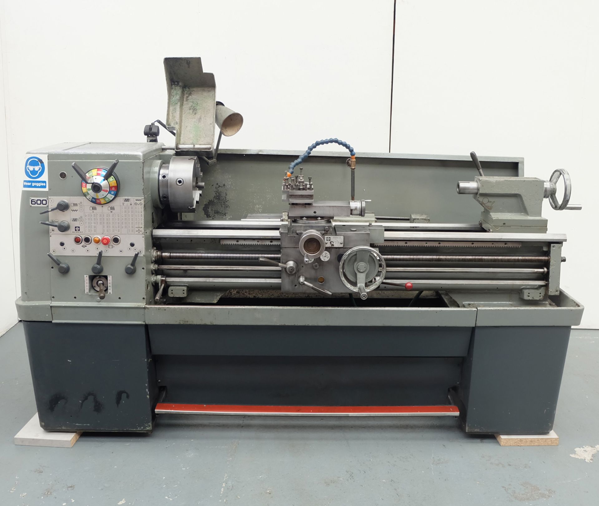Colchester Triumph 2000. Centre Lathe. Swing Over Bed 15". Between Centres 50".
