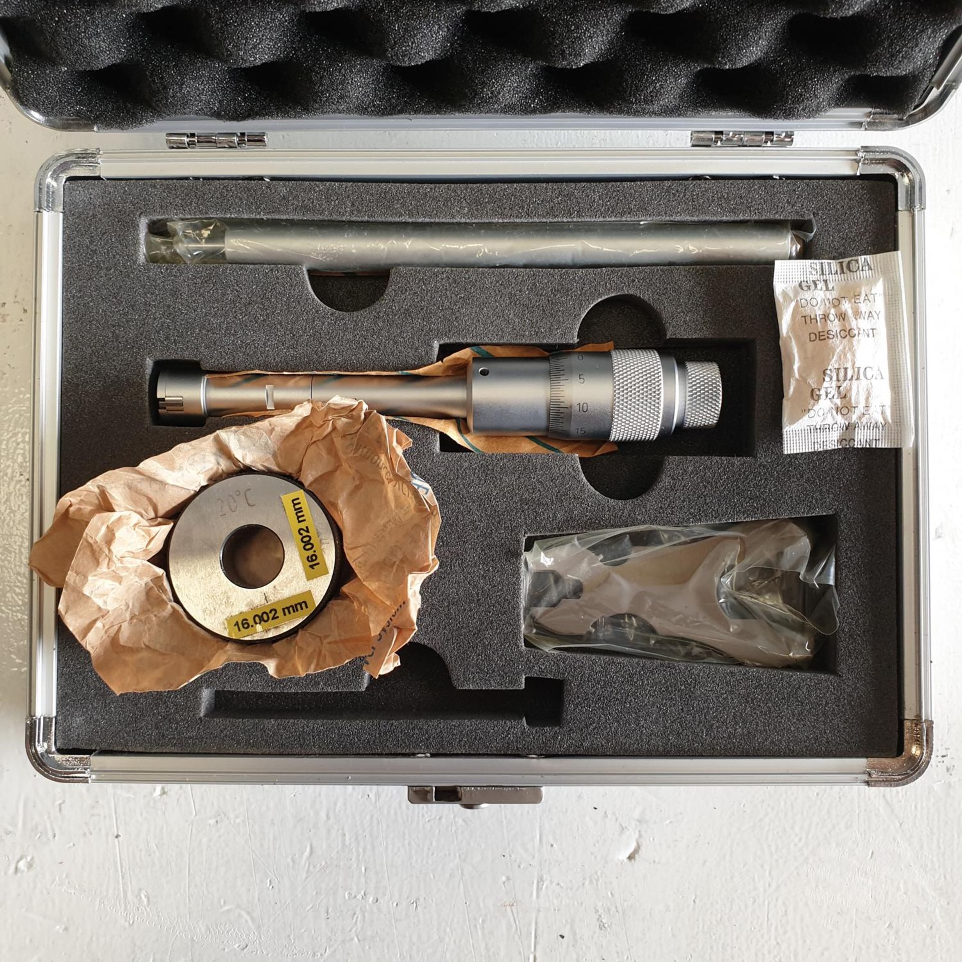 Three Point Internal Micrometer. 25mm - 30mm. In Case. - Image 2 of 4