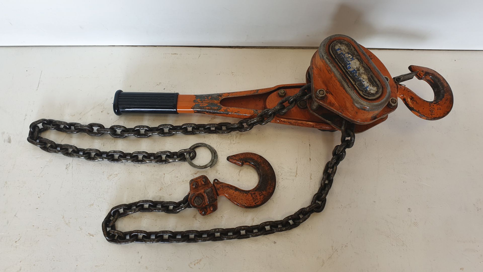 1 1/2 Ton Ratchet Lever Hoist. - Image 2 of 3