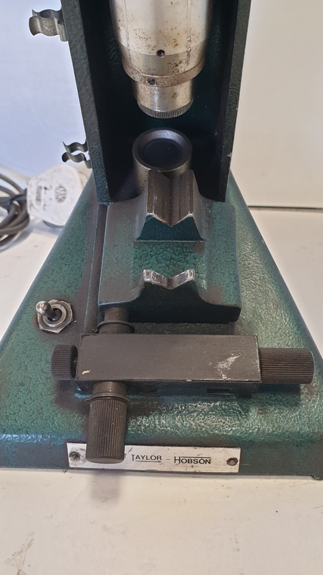 Taylor Hobson Microscope. 240V. 50/60HZ. - Image 4 of 6