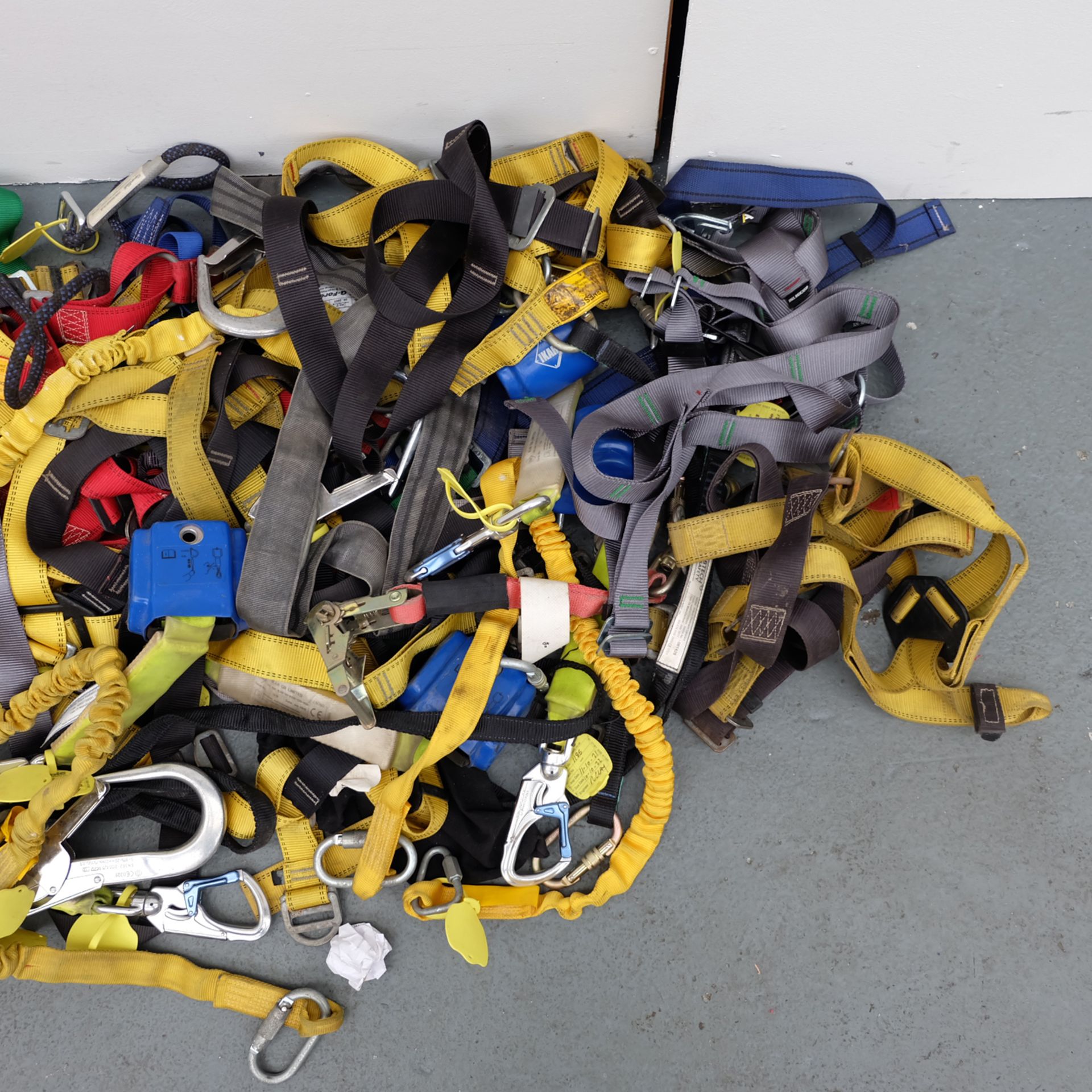 Large Selection of Safety Harnesses as Lotted. - Image 6 of 6