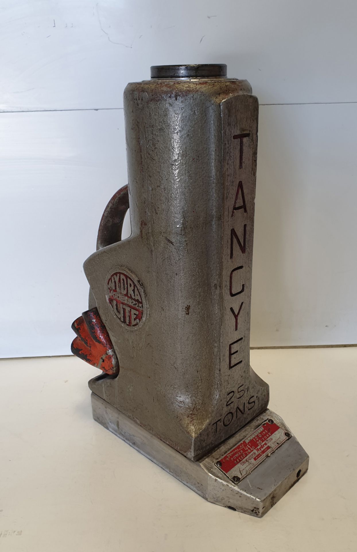 Tangye Hydralite Model 1225 Hydraulic Jack. Power Lift 12". Rated Load 25 Tons.