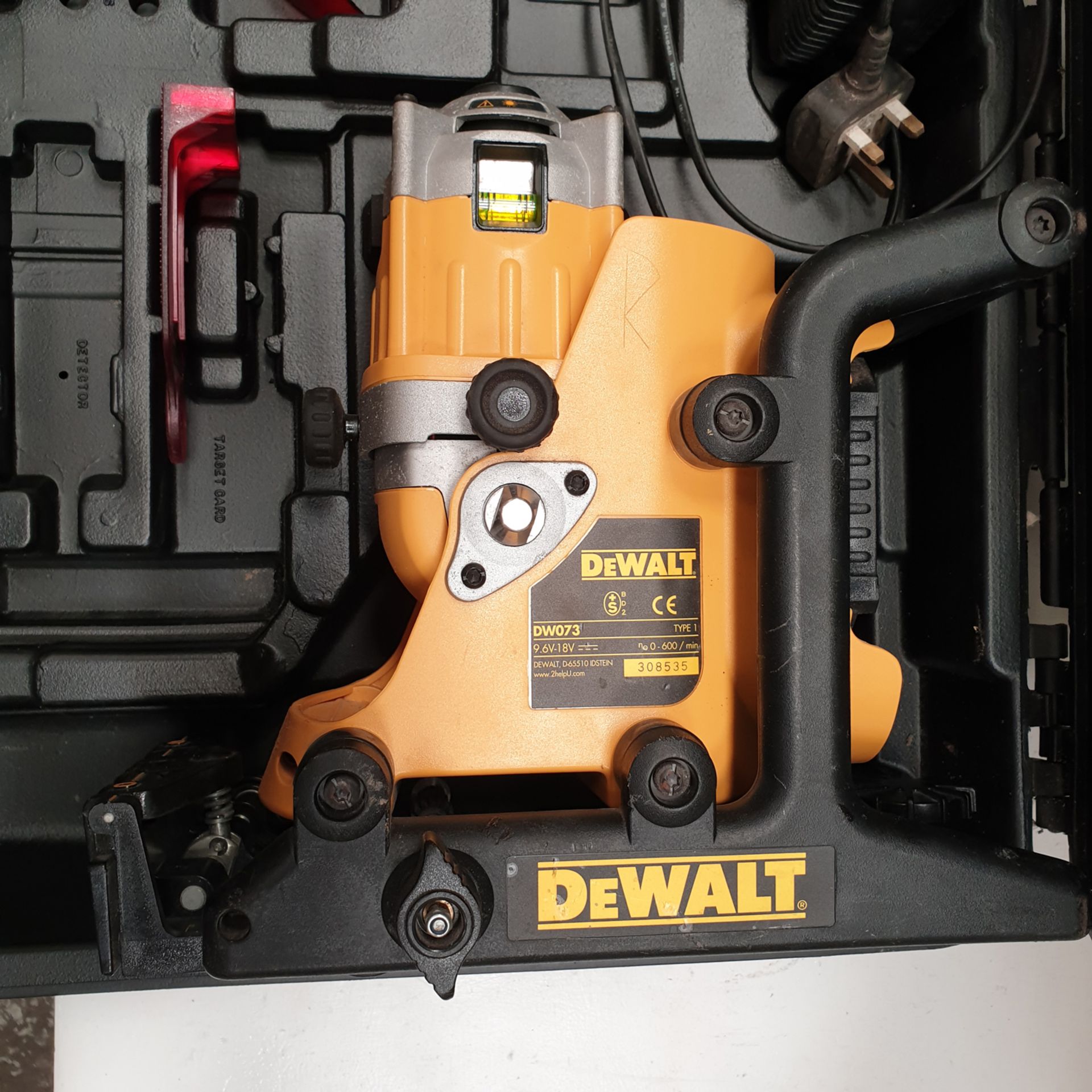 DeWALT Model DW073. Laser Level Kit with Battery & Charger. - Image 3 of 5