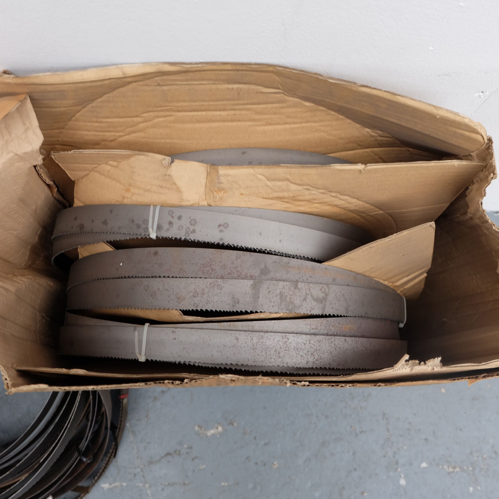 Selection of Various Horizontal Saw Blades as Lotted. - Image 3 of 4