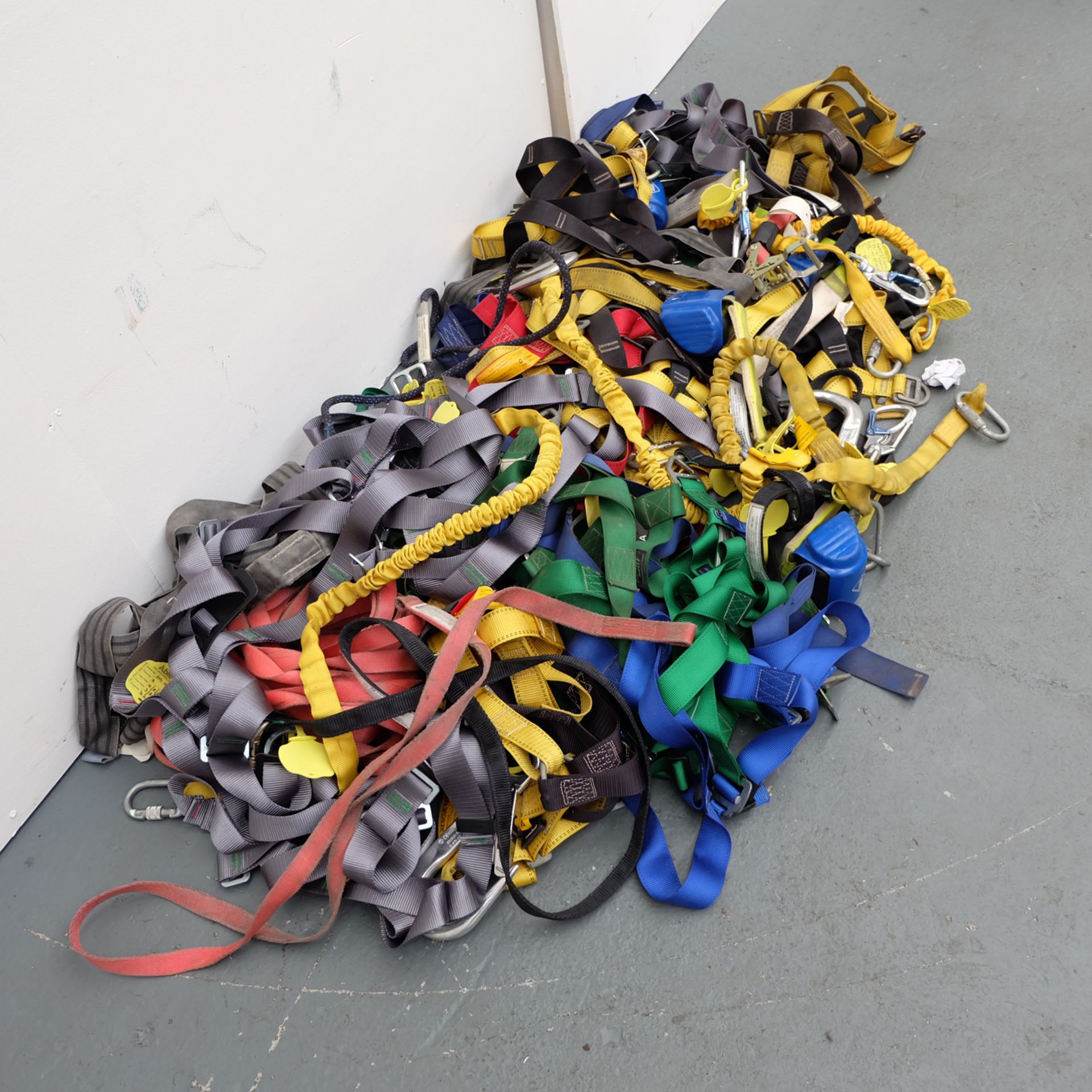 Large Selection of Safety Harnesses as Lotted. - Image 3 of 6