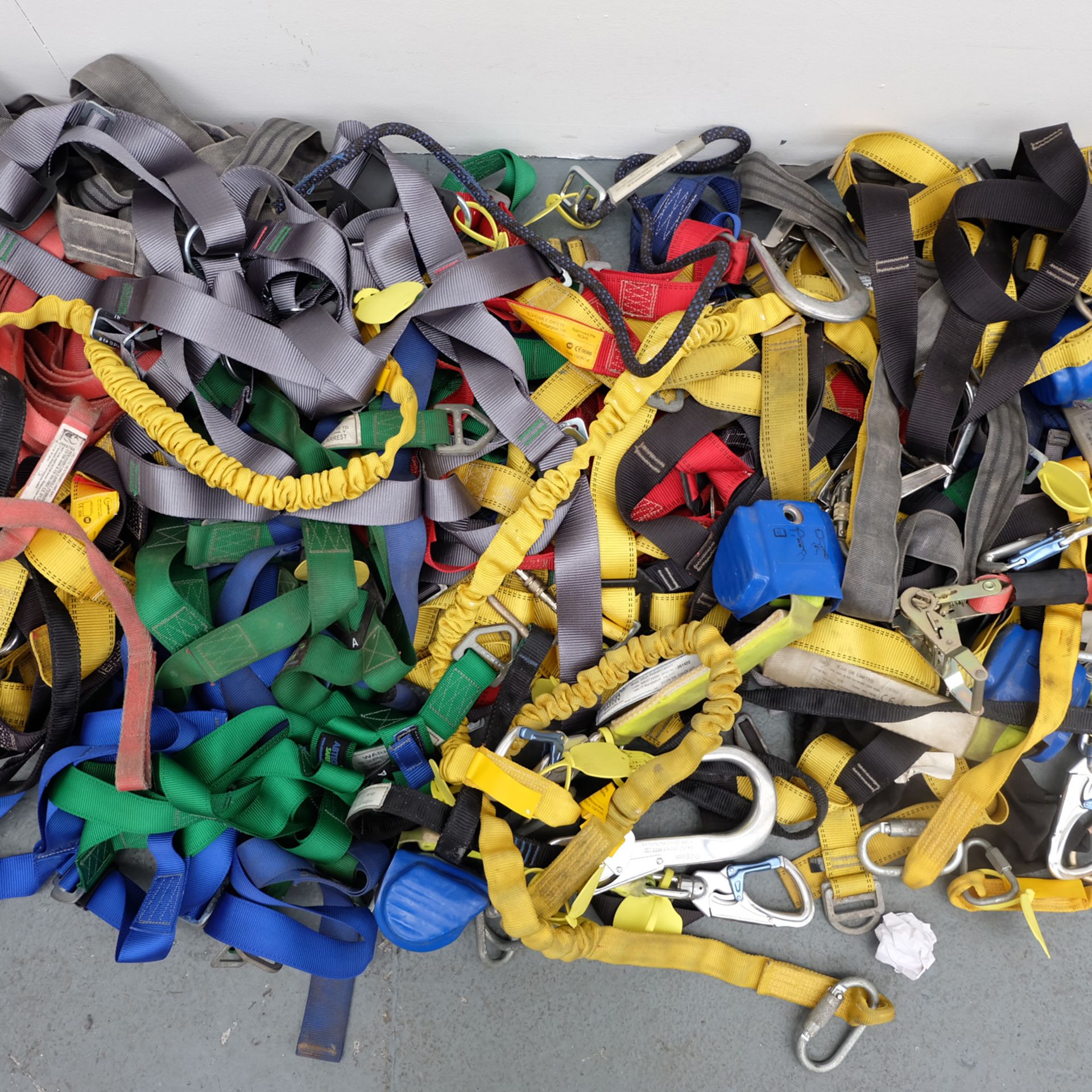 Large Selection of Safety Harnesses as Lotted. - Image 5 of 6