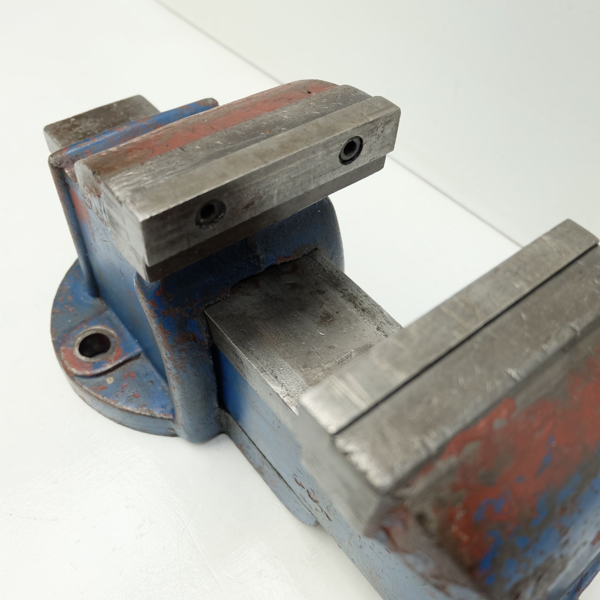 5" Bench Vice. Jaw Size 5". Max Opening 6 1/2". Jaw Height 3 1/4" Approx. - Image 3 of 4