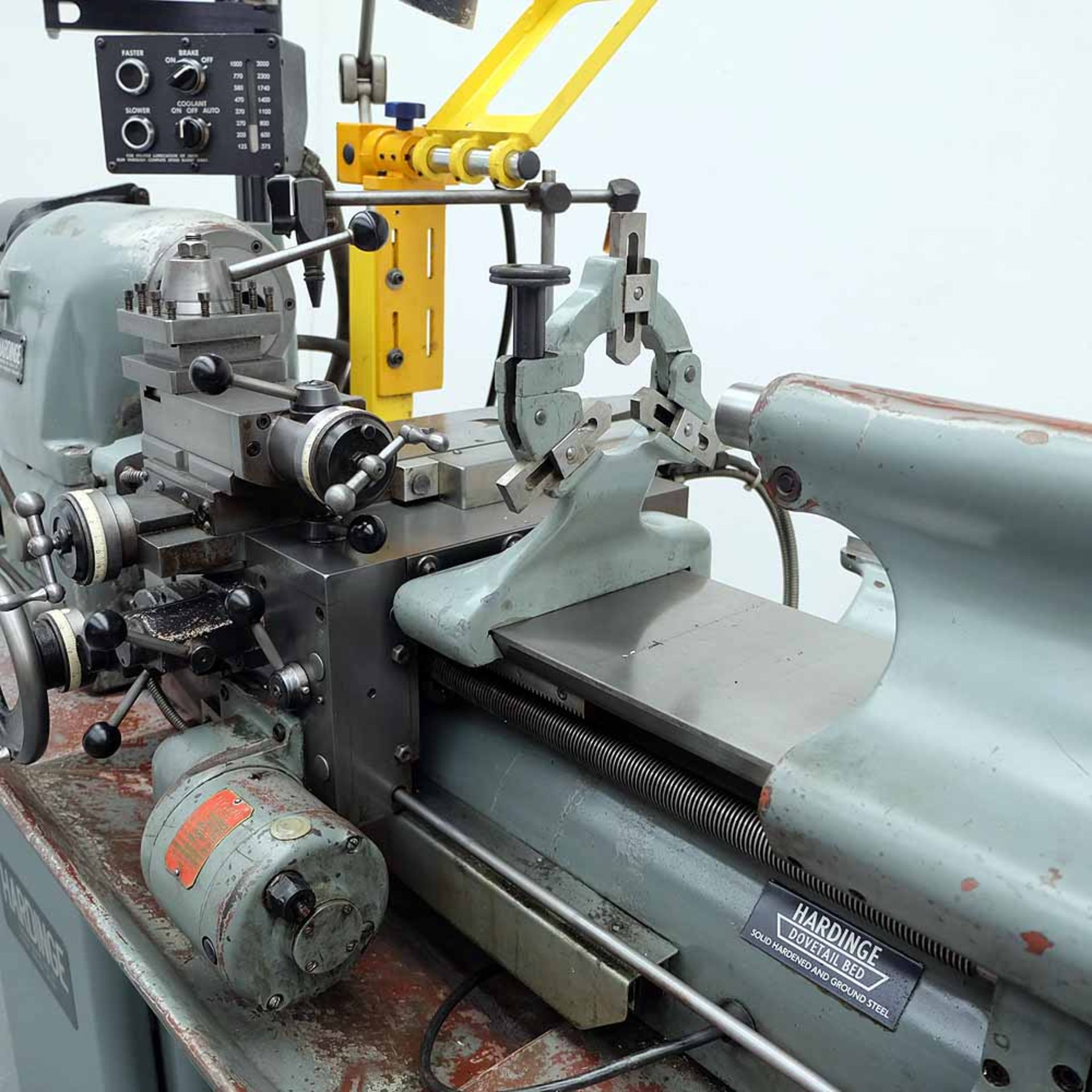 Hardinge HLV-H 10" Toolmakers Lathe. Swing Over Bed 11". Between Centres 18". - Image 6 of 15