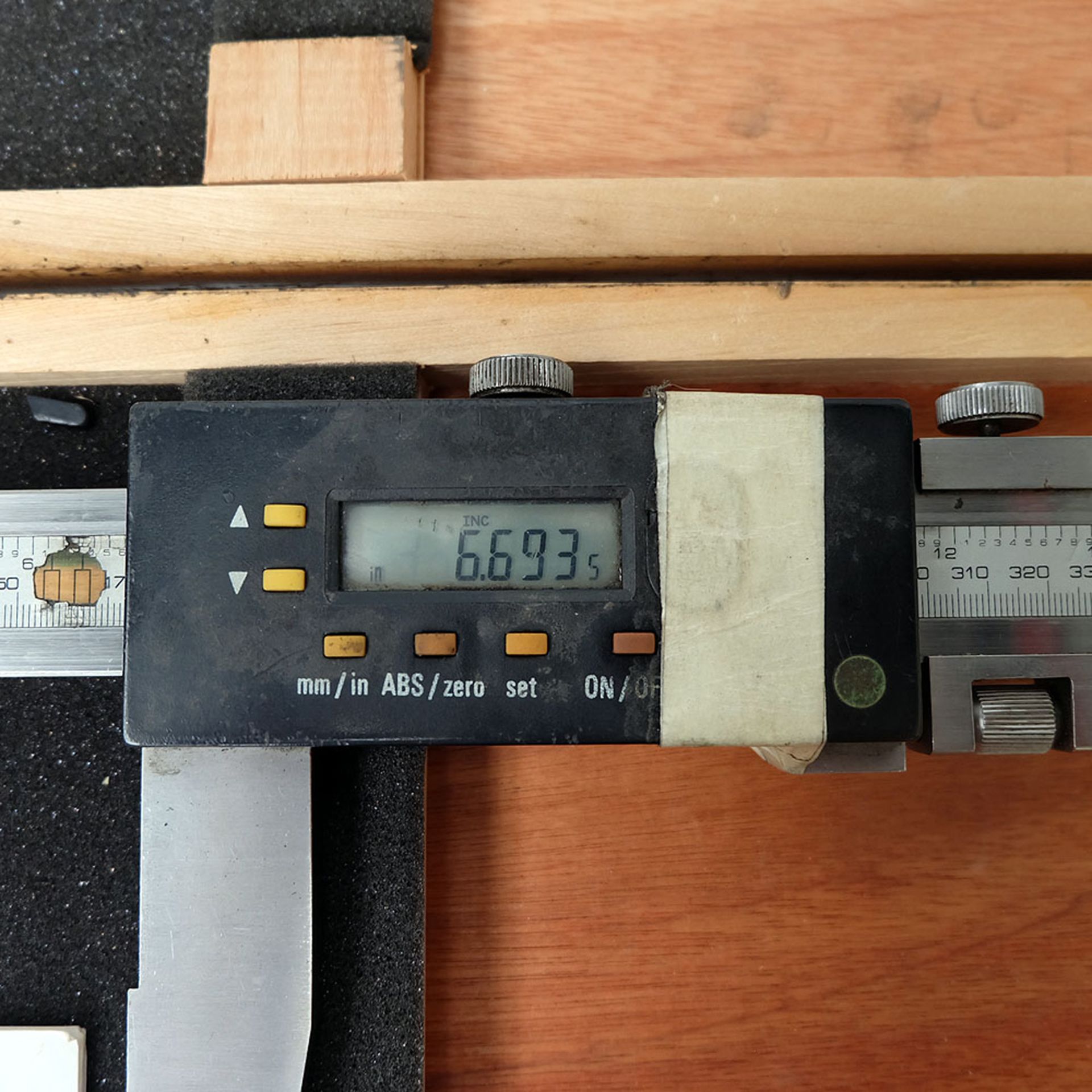 1000mm Electronic Digital Vernier Caliper. - Image 6 of 8