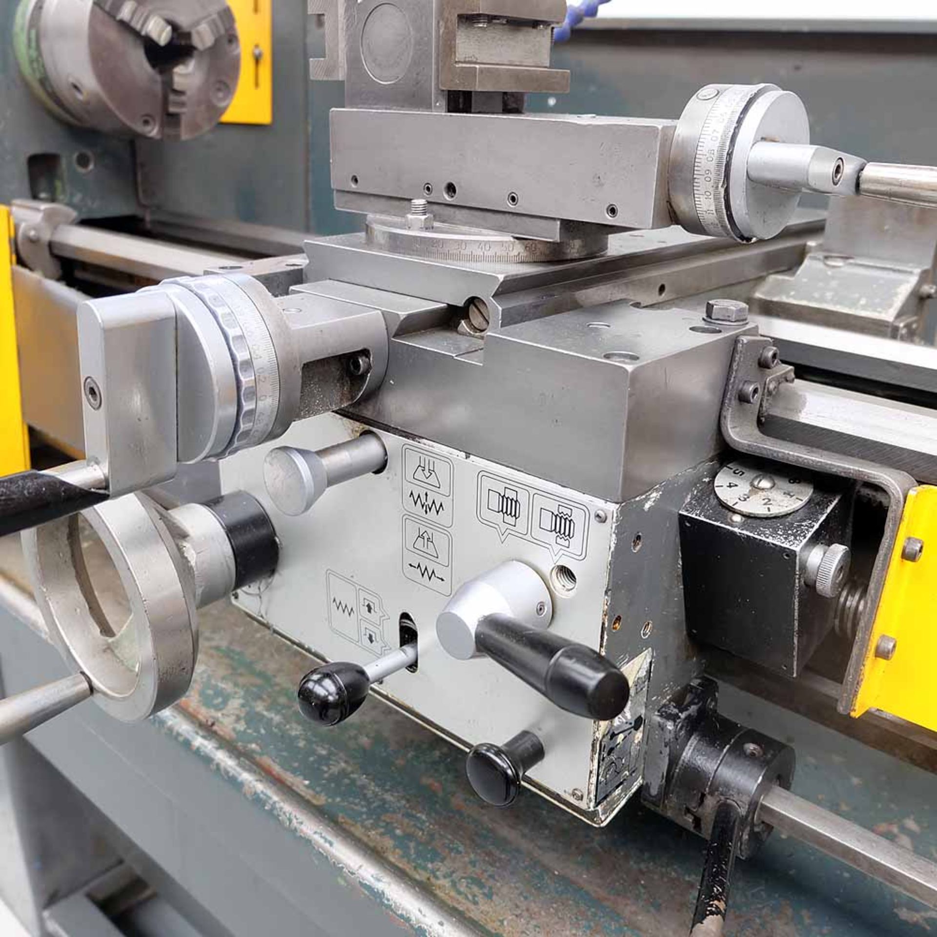 Harrison M300 Gap Bed Centre Lathe. Between Centres 1000mm. - Image 7 of 11