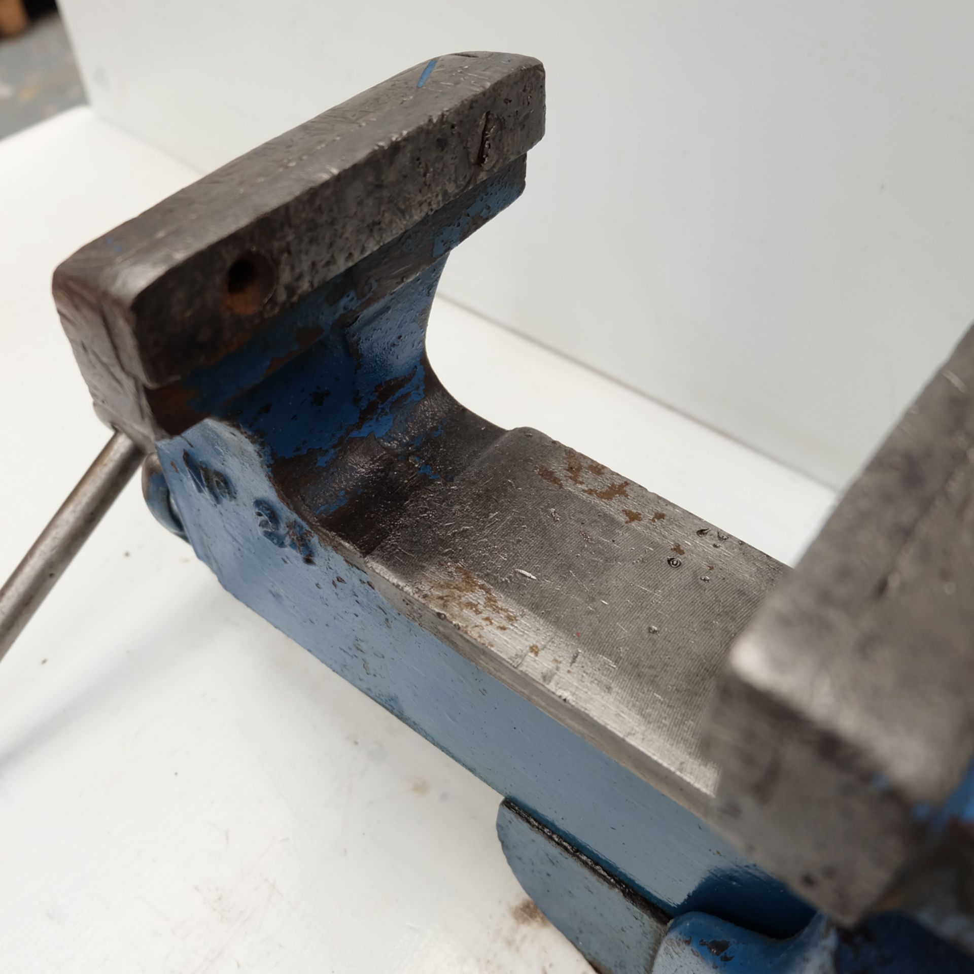 Record No.24 Quick Release Bench Vice. Jaw Size 5 1/4". - Image 3 of 4