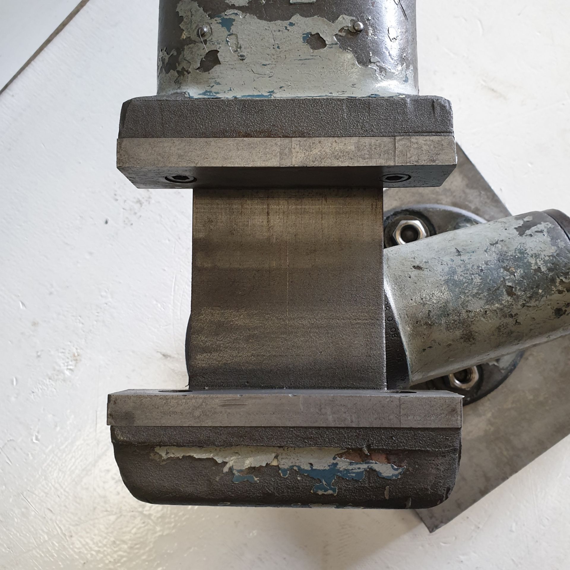 Swivelling Vice. Jaw Width 100mm. Max Opening 65mm. - Image 4 of 4