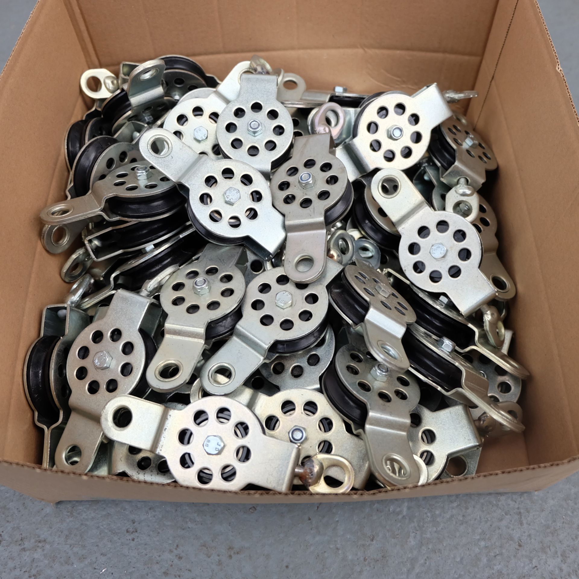 Selection of Pulleys as Lotted. - Image 2 of 2