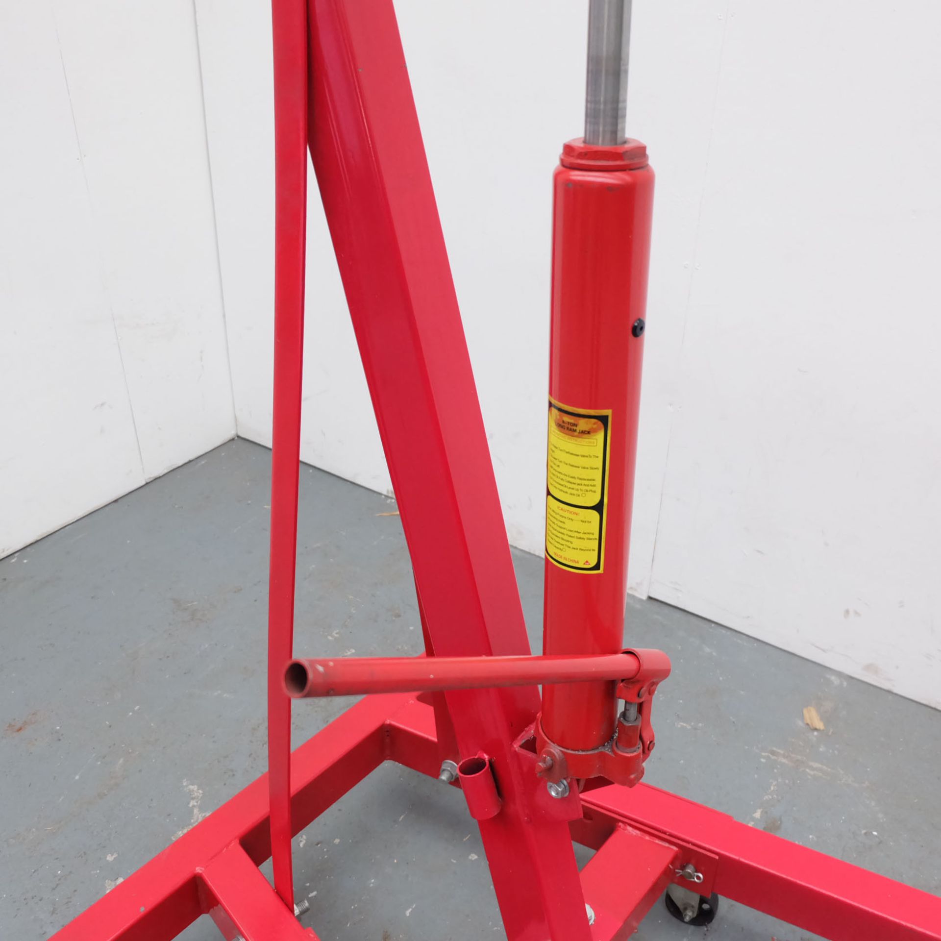 2 Ton Automotive Engine Lift. Four Jib Positions. 500Kg Lift With Jib Fully Extended. - Image 7 of 7