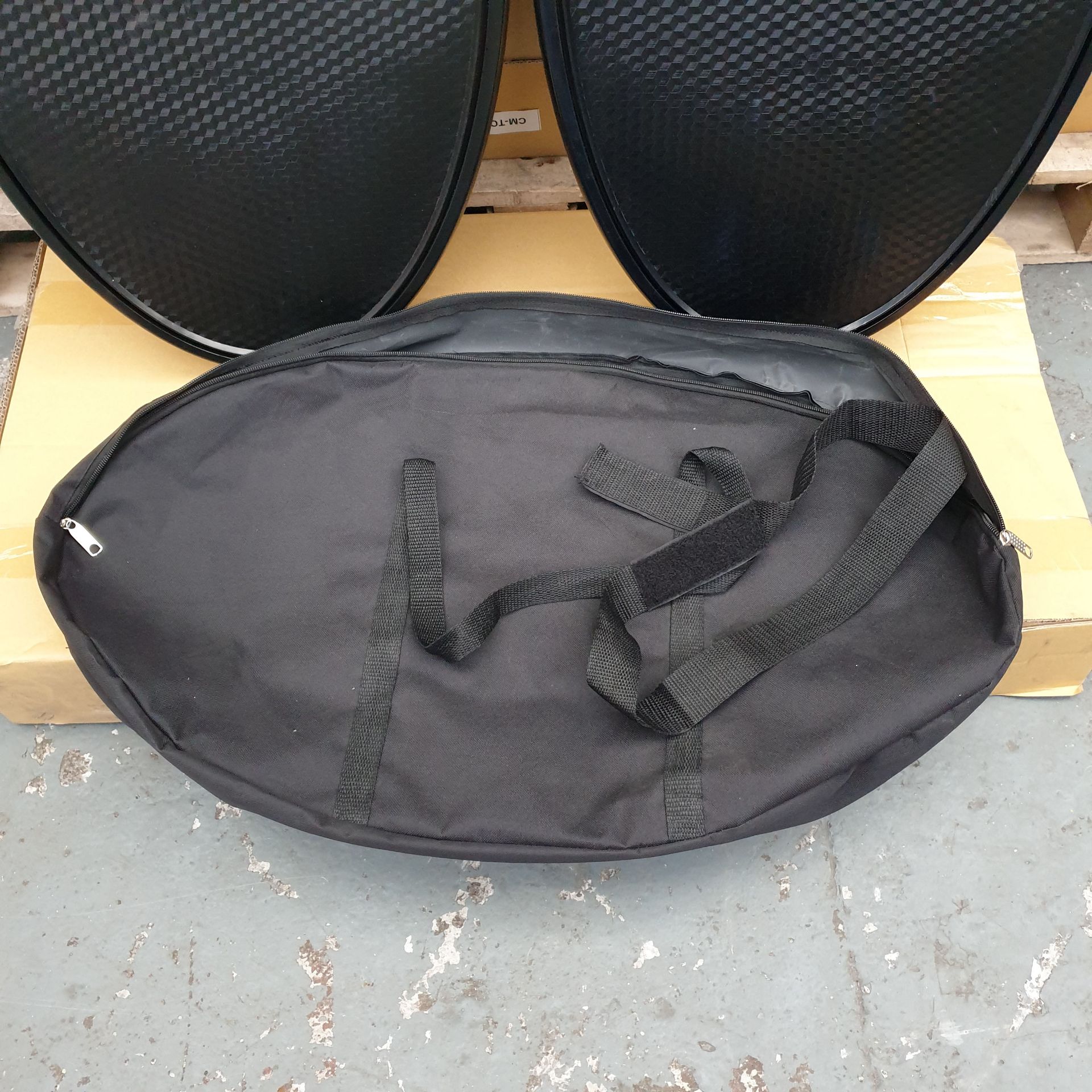 24 pairs of Lid and Base parts for Oval Display Signs. Part Number: CM-TC-01. With Carry Bags. - Image 4 of 5