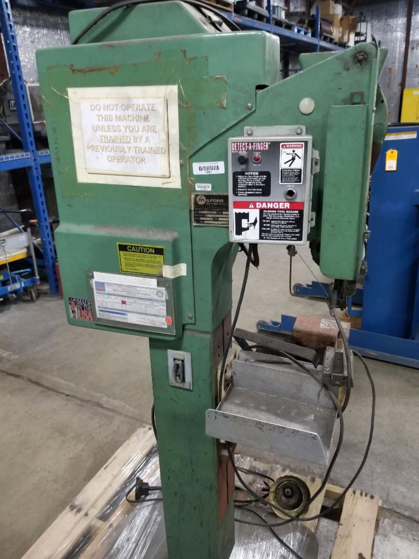 MFS Milford Fastening Systems 305 Rivet machine. - Image 12 of 14