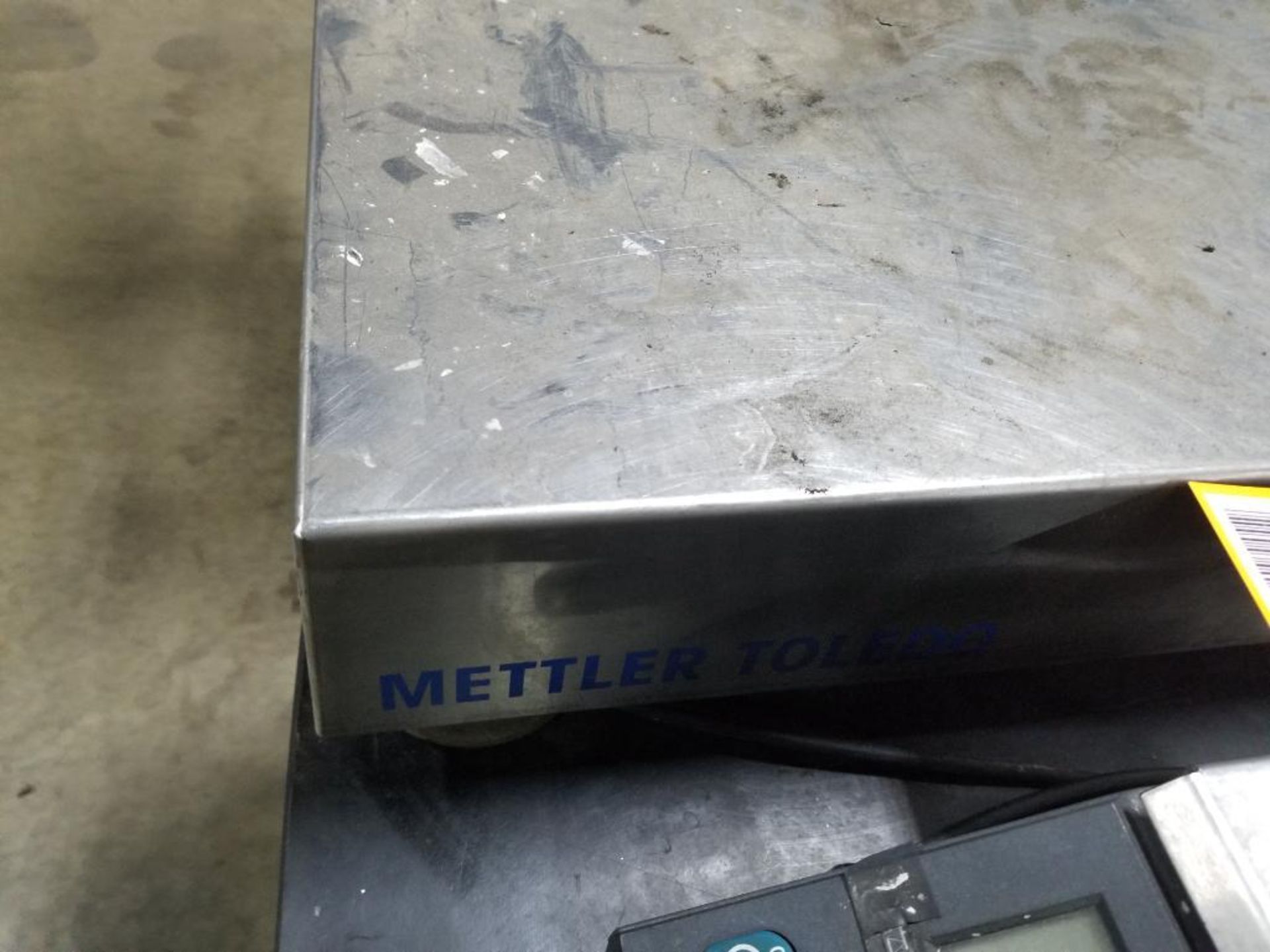 Mettler Toledo SC05 scale, includes secondary platform. - Image 2 of 7