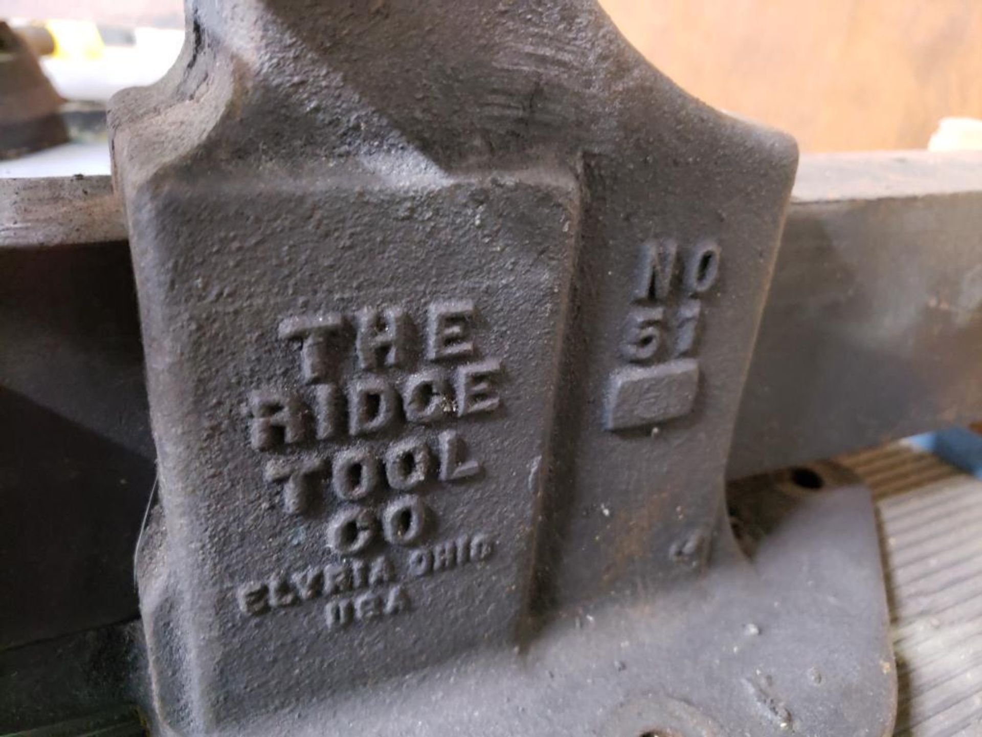 The Ridge Tool Co. No.51 bench vise. - Image 2 of 2