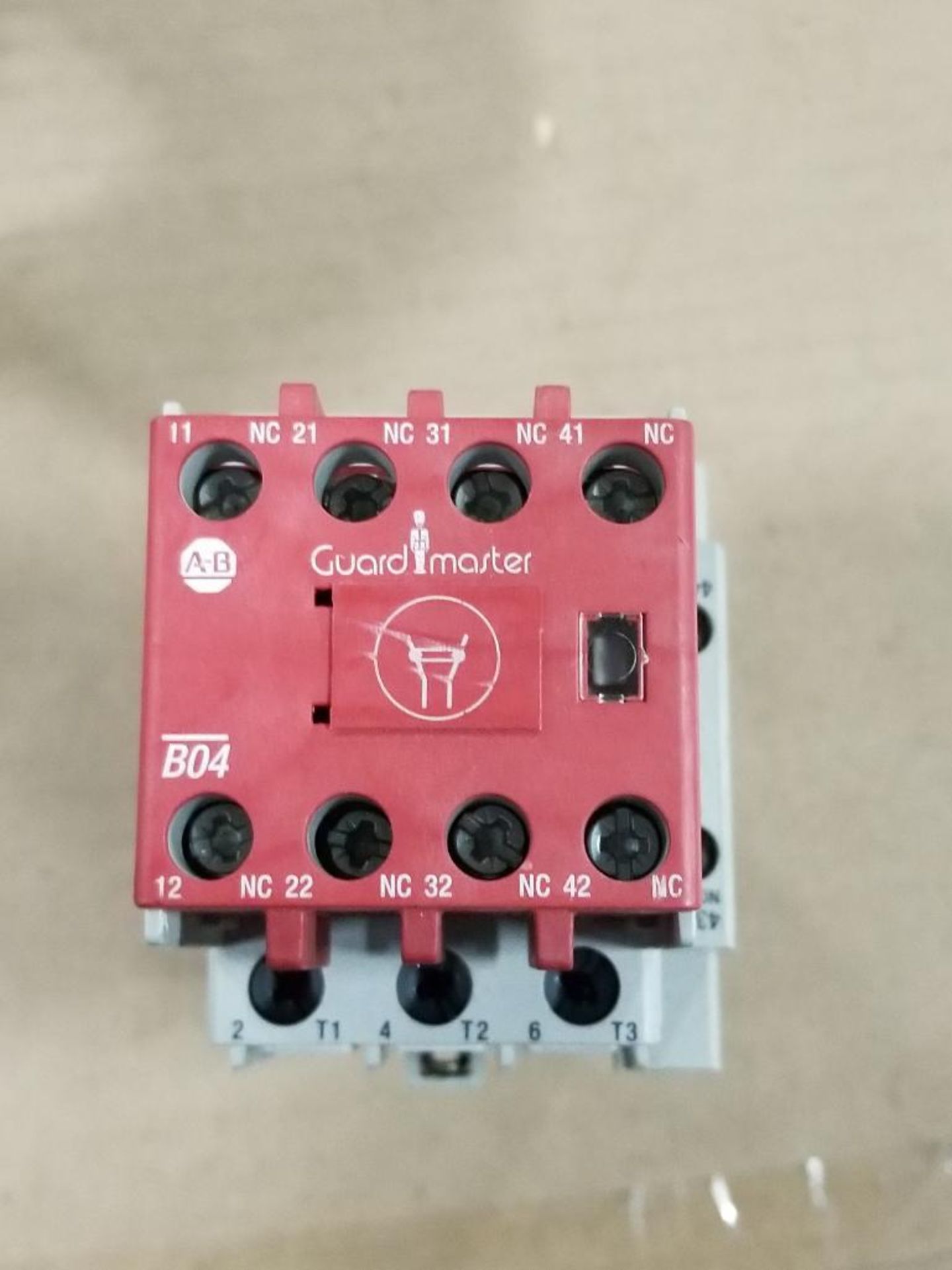 Qty 12 - Assorted electrical relay, contactor. Pilz, Allen Bradley. - Image 9 of 13