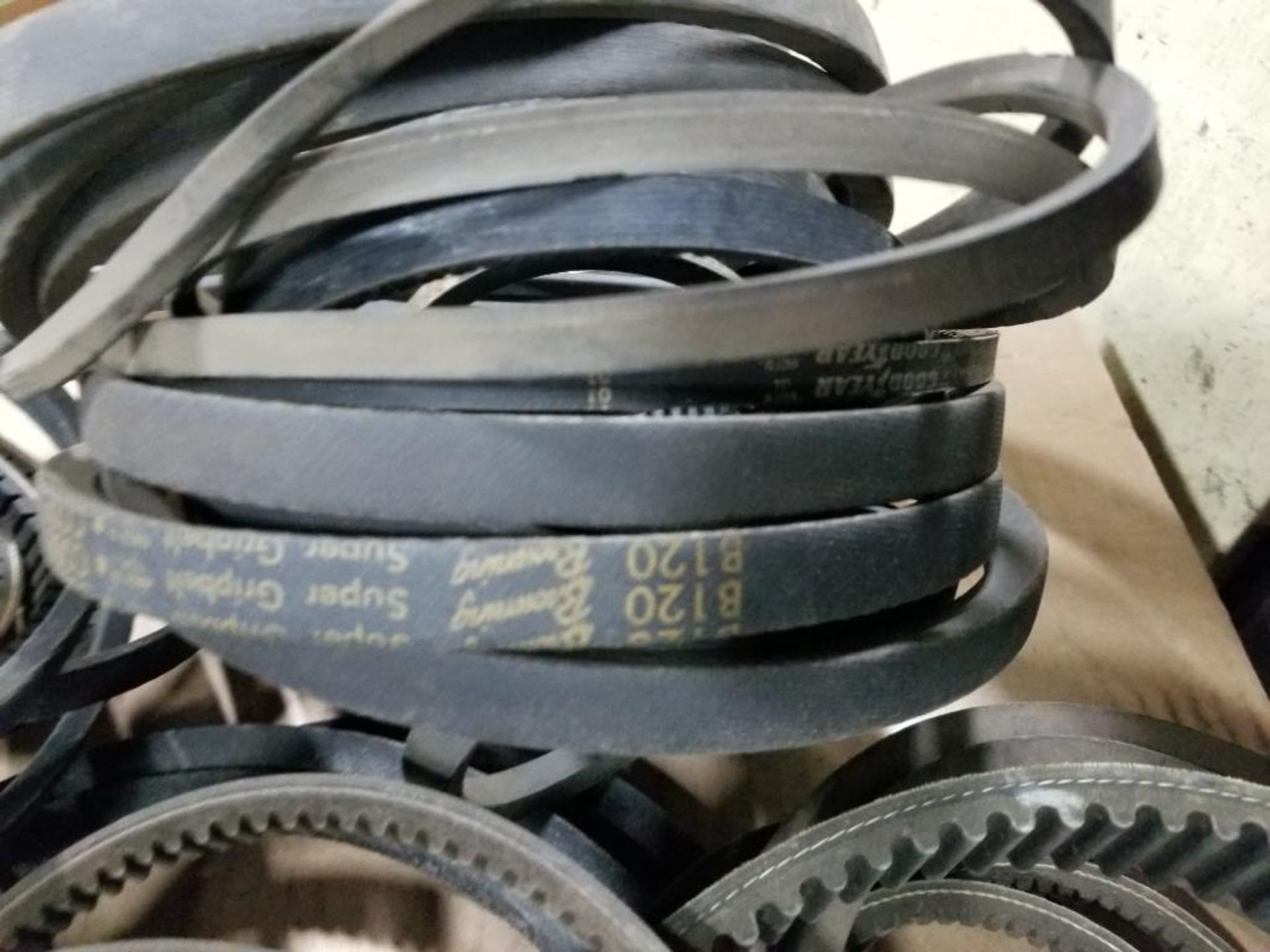 Pallet of assorted belts. - Image 13 of 17