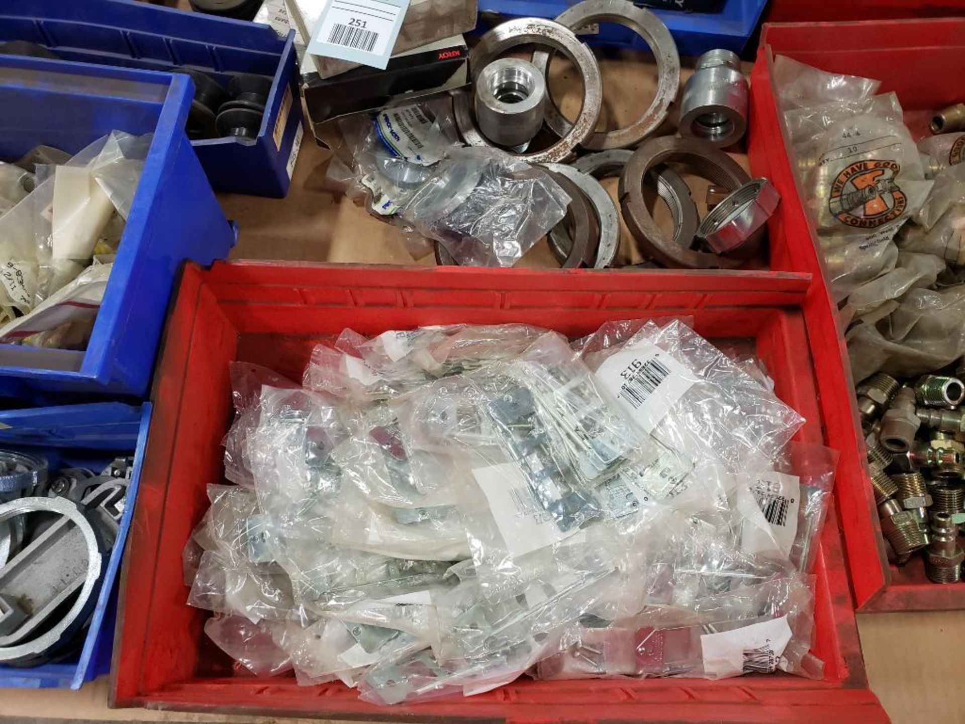Pallet of assorted hardware. Rings, rollers, gears, fittings. - Image 3 of 6