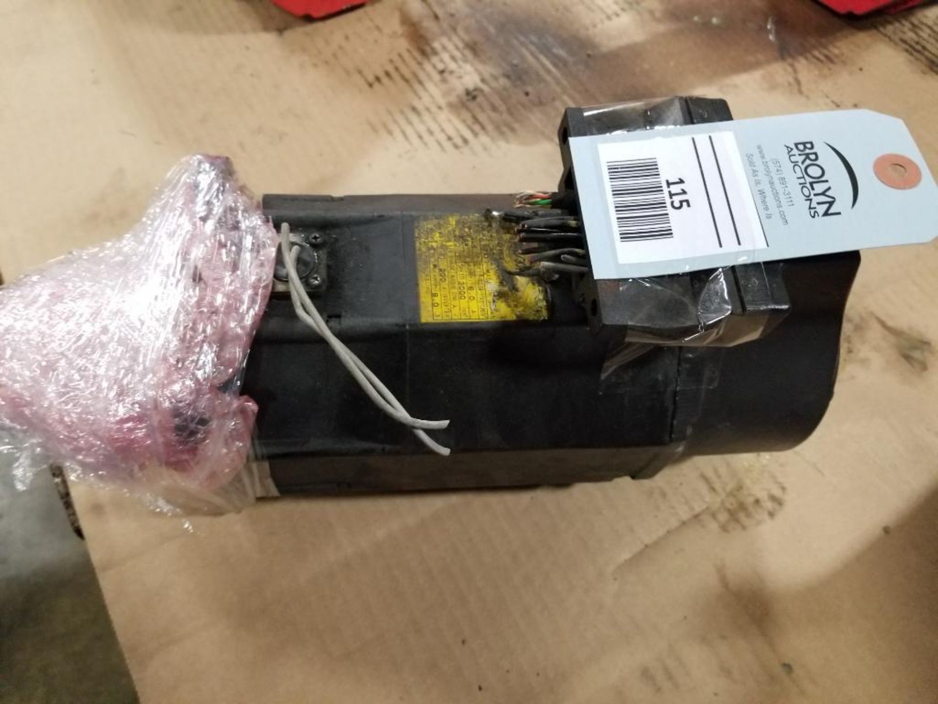 Fanuc AC Servo Motor A06B-0162-. 3-phase, 144V, 6.0A, 200Hz, 3000 min speed.