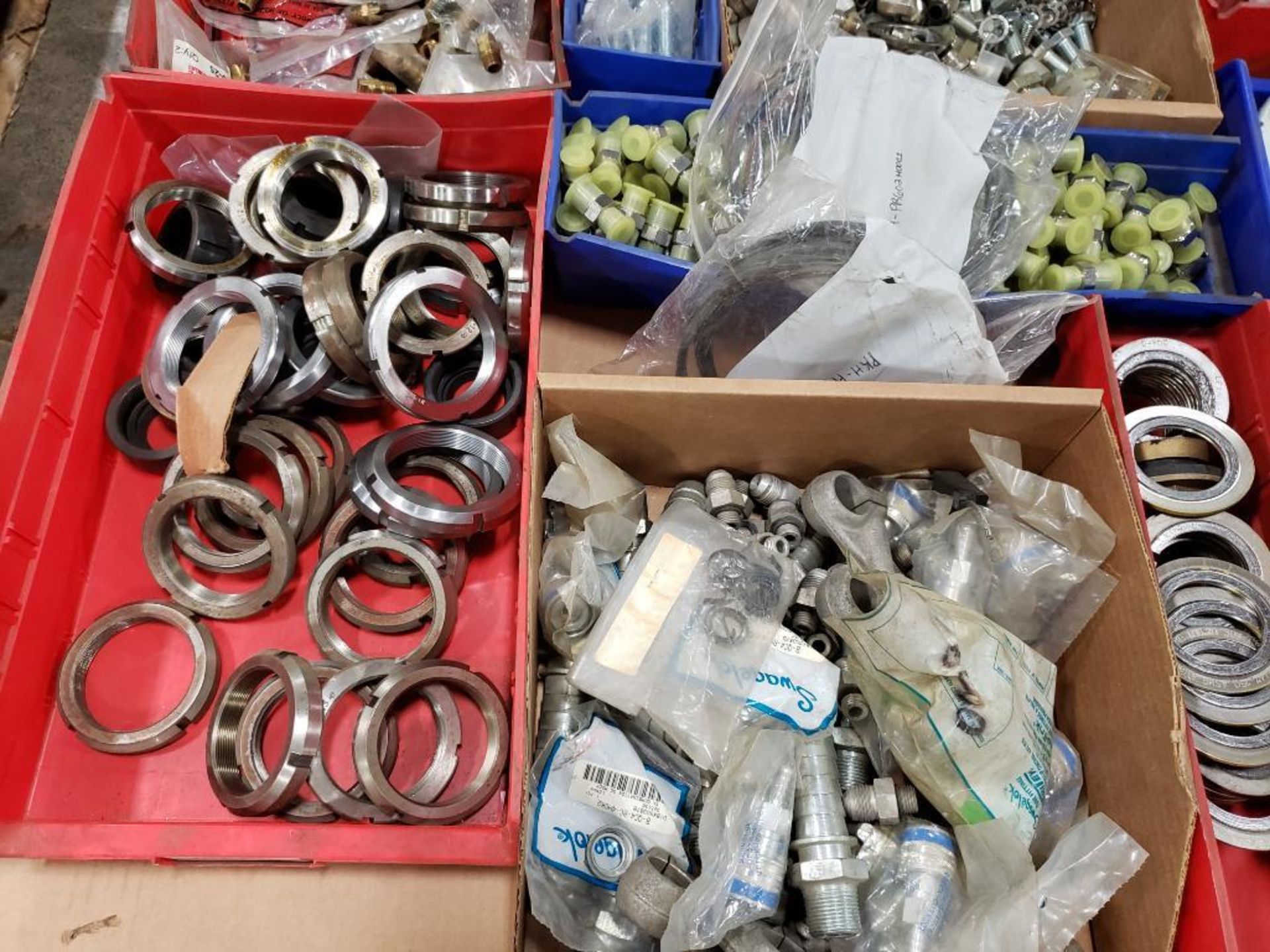 Pallet of assorted hardware. Rings, hubs, fittings. - Image 2 of 6