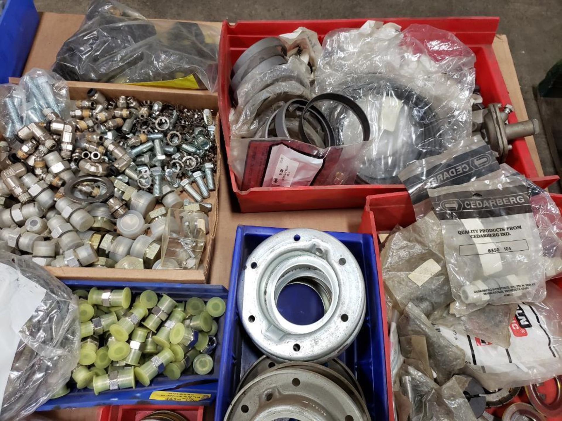 Pallet of assorted hardware. Rings, hubs, fittings. - Image 4 of 6