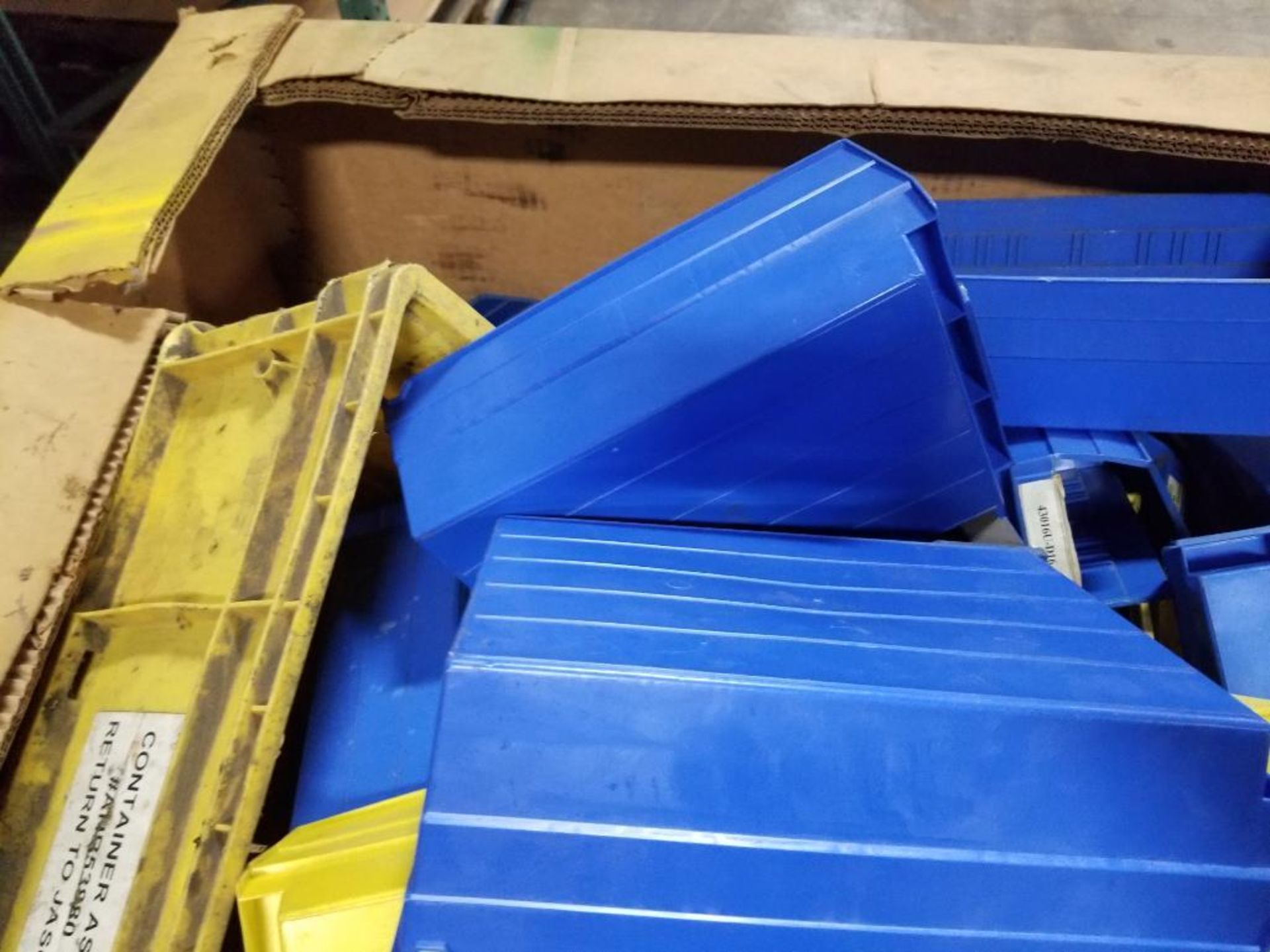 Gaylord of assorted plastic sorting bins. - Image 2 of 6