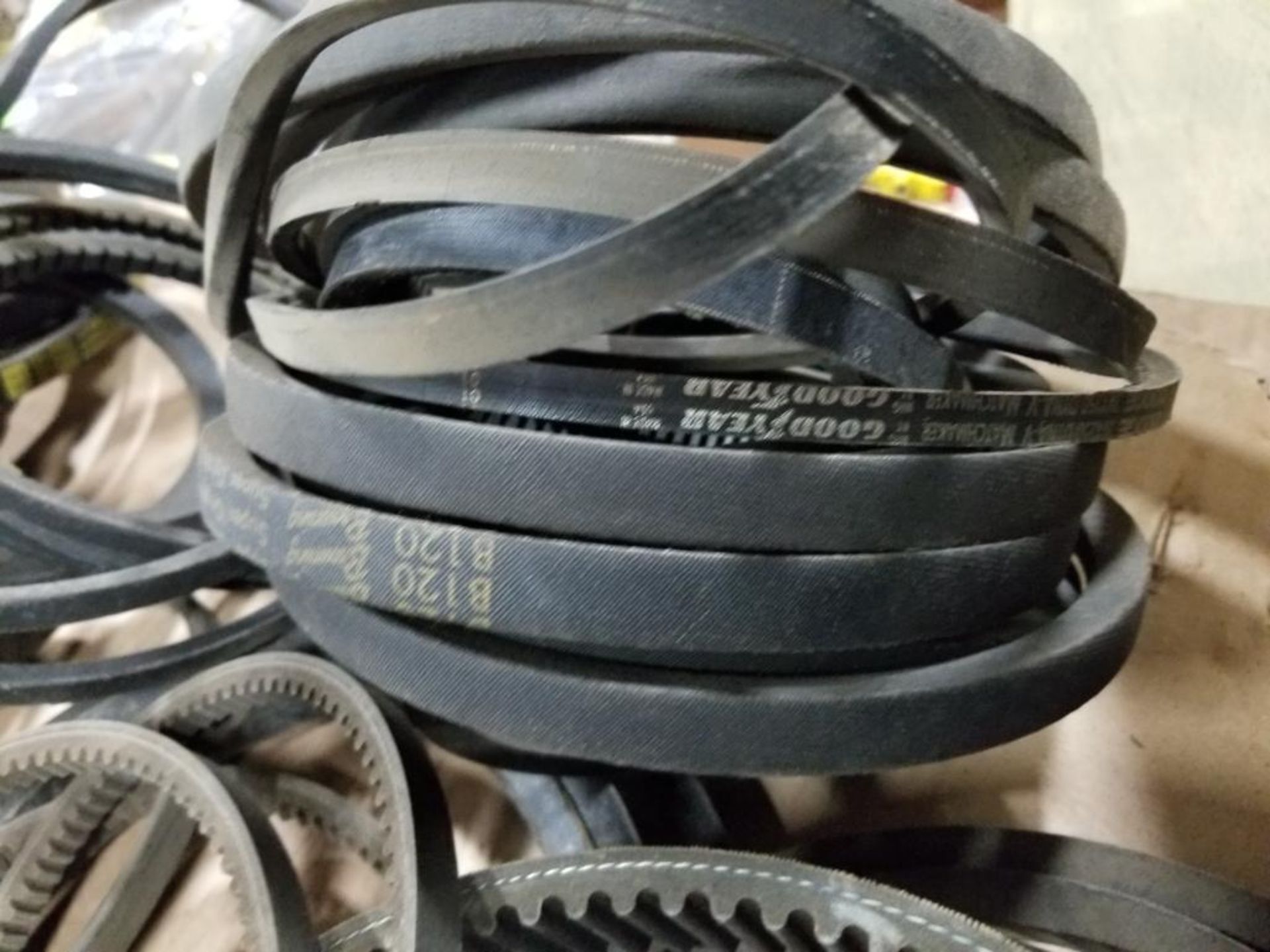 Pallet of assorted belts. - Image 14 of 17