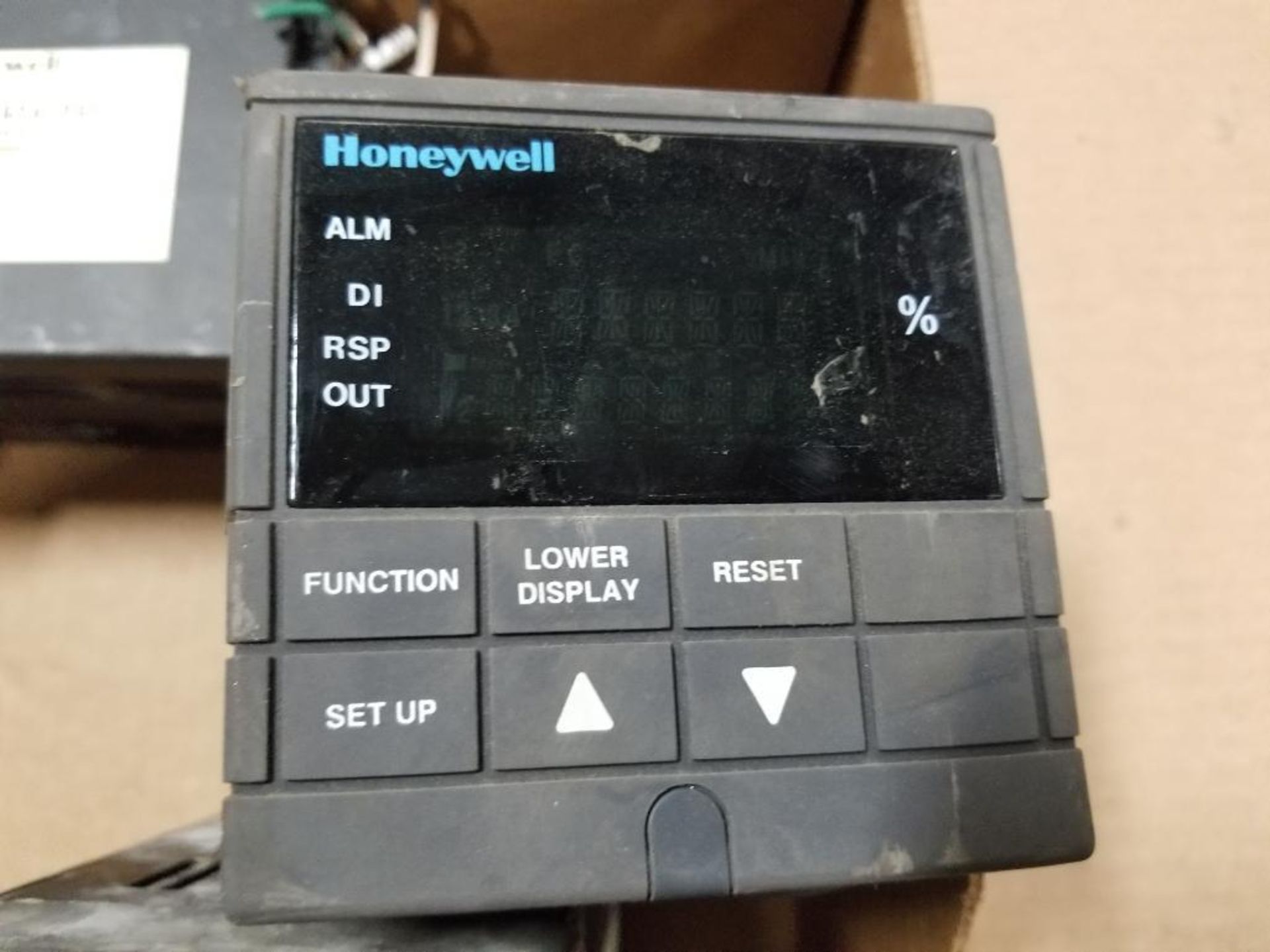 Qty 3 - Assorted Honeywell UD3000 Versa-Pro temperature controller. - Image 6 of 7