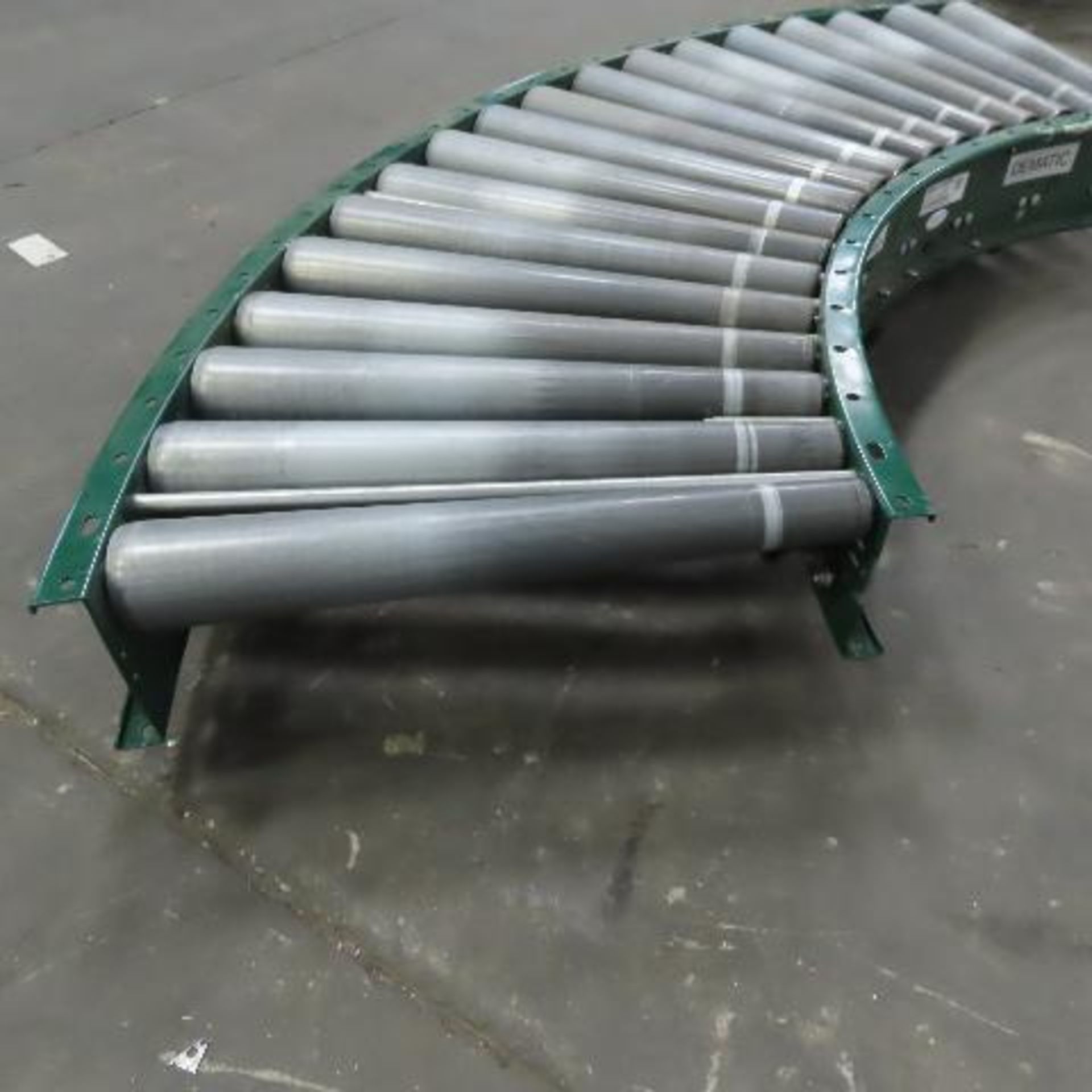 Rapistan Dematic 25" 45° Live Powered Roller Curve Conveyor V-Belt Slave Driven. - Image 3 of 6