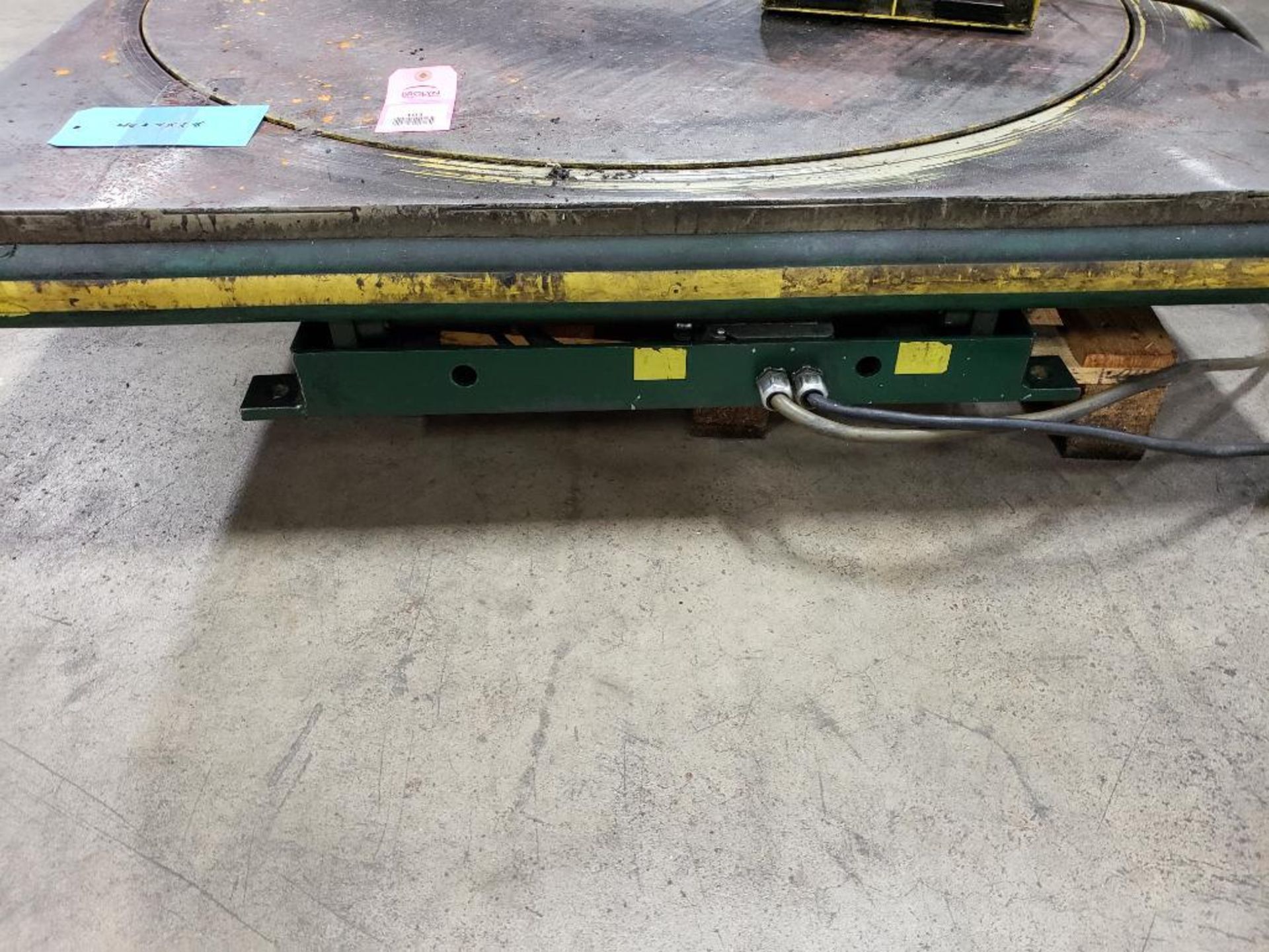 Southworth 48x48 rotating hydraulic scissor lift table. - Image 2 of 7
